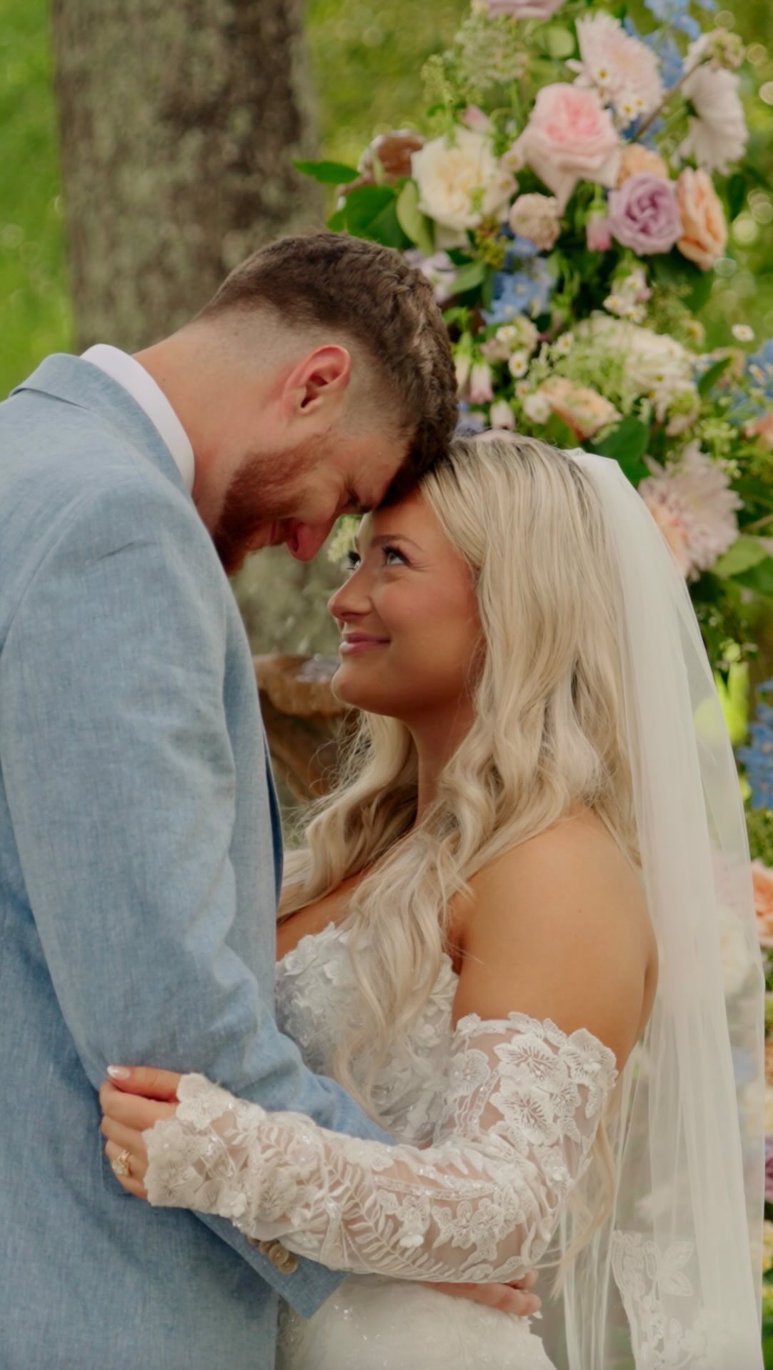 Alexis & Justin’s garden wedding was so beautiful 🌷 I absolutely loved capturing their tangible joy & sweet, pure love for each other!!
video: @marycatherinefilms
photo: @hannahlangphoto
venue: @tryphenas_garden
florist: @_pennyandblu
HMUA: @morganmua00
DJ: @tronicentertainment
gown: @dtgowns_carrollton