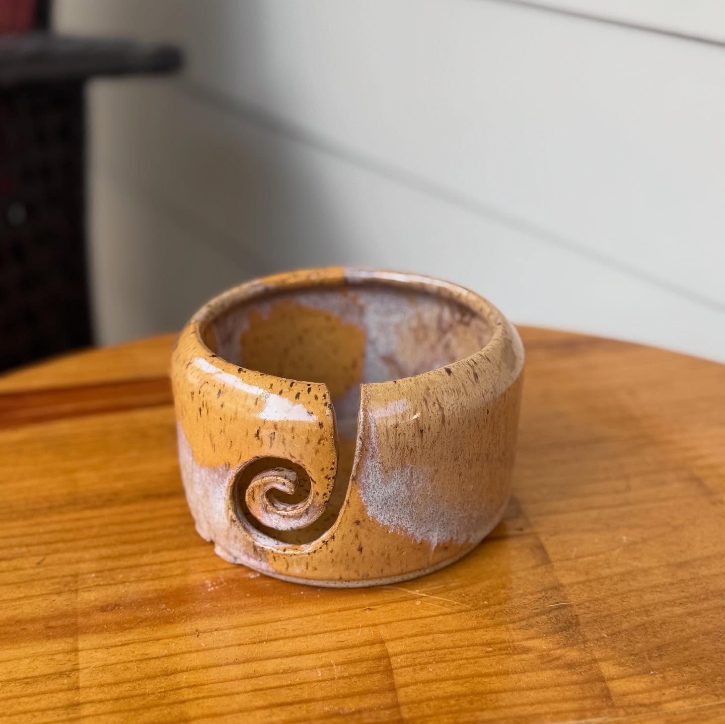 yarn bowls!! Thank you @katiewithapencil for this fun commission!!
I havenโt had much time to get into the studio recently so it was really exciting to see how these glaze combos turned out ๐