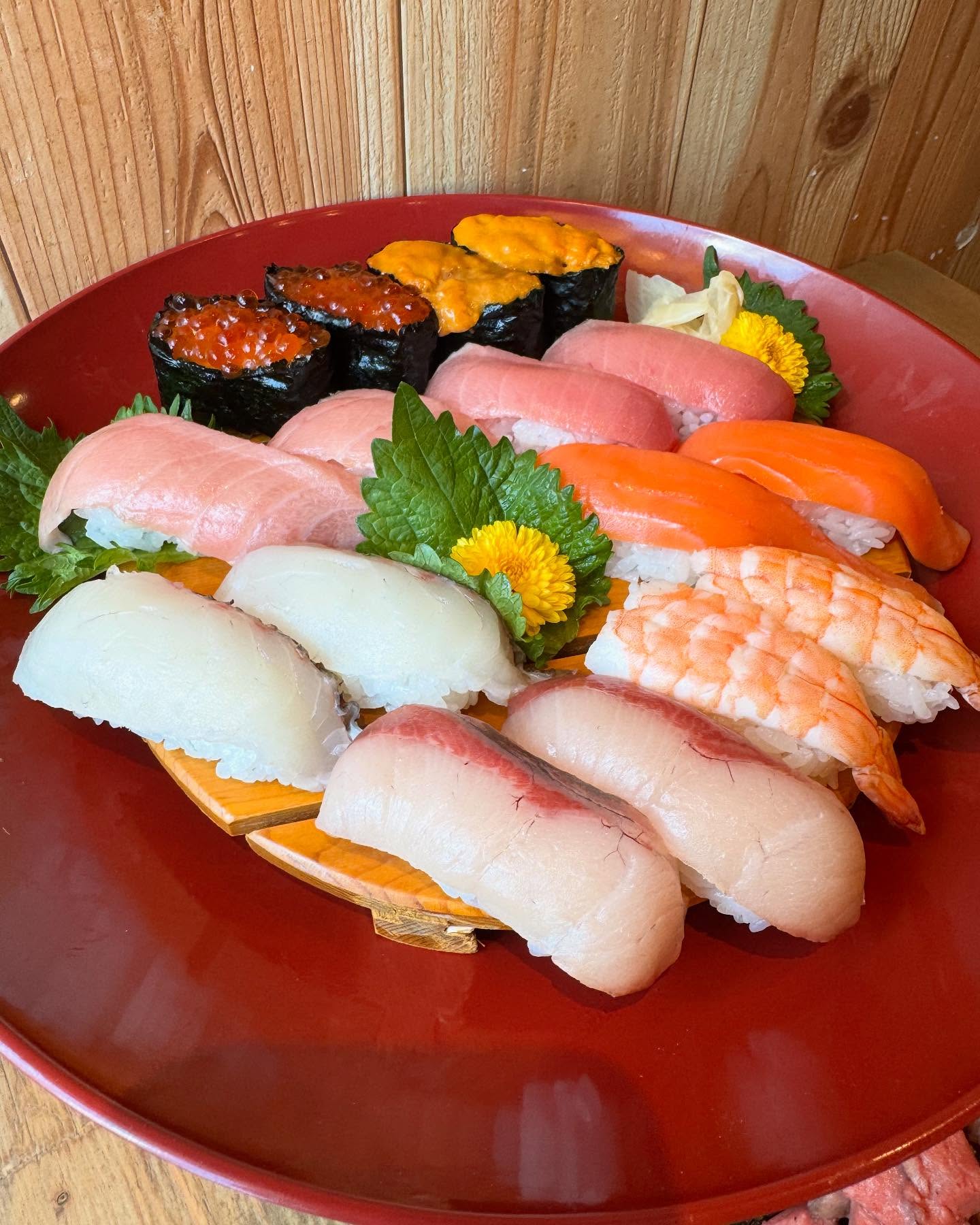 .
🍣🦀🍣🦀🍣🦀🍣🦀
When in Japan, eat sushi!
We look forward to serving you!
來到日本,就吃壽司吧!
期待您的光臨!
ALL-YOU-CAN-EAT
Sushi&Crab
<TOKYO>
@fujiyamaakihabara
@fujiyama_shinjuku
<OSAKA>
@fujiyama.namba
🍣🦀🍣🦀🍣🦀🍣🦀
