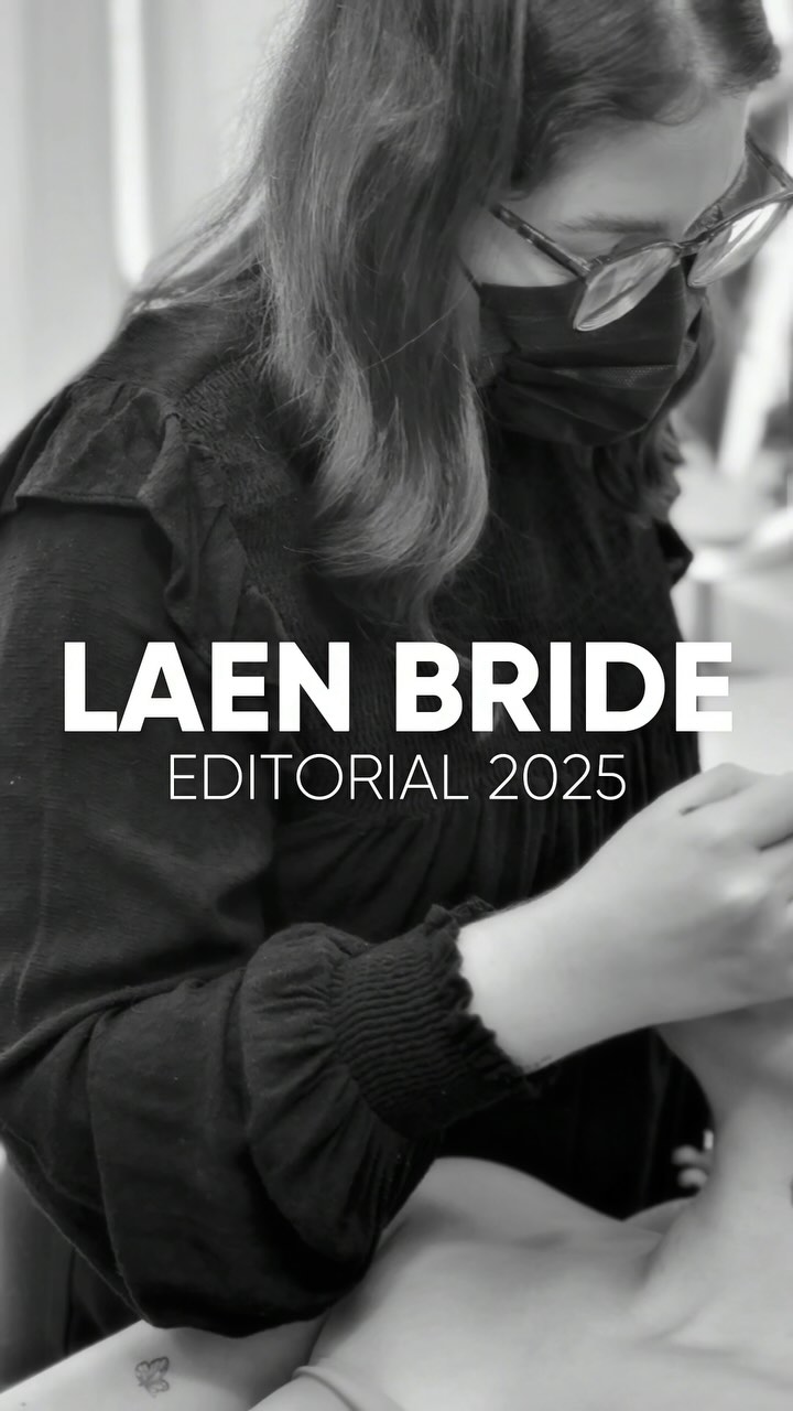 Para o dia mais importante da sua vida, cada detalhe merece ser inesquecível.
No LAEN BRIDE 2025, mostramos mais do que tendências — revelamos o cuidado, a delicadeza e a expertise que entregamos a cada noiva que passa por nossa equipe.
Cabelos pensados para durar até o último abraço.
Maquiagens que realçam, emocionam e eternizam.
Uma equipe que entende que esse momento é único — e faz dele uma verdadeira experiência de beleza, acolhimento e transformação.
Esse é só o começo! 👰🏻♀️🤍✨
Equipe Make:
@fabriciosantanabeaute
@maalvesbeauty
@rebecasotto_beauty
@dudamaglionimakeup
Equipe Cabelo:
@giovannaguidugli.hair
@bypriscilasilva_
@mariserrabeauty
Vestidos: @clamorenoivas • Acessórios: @camilagrantnoivas