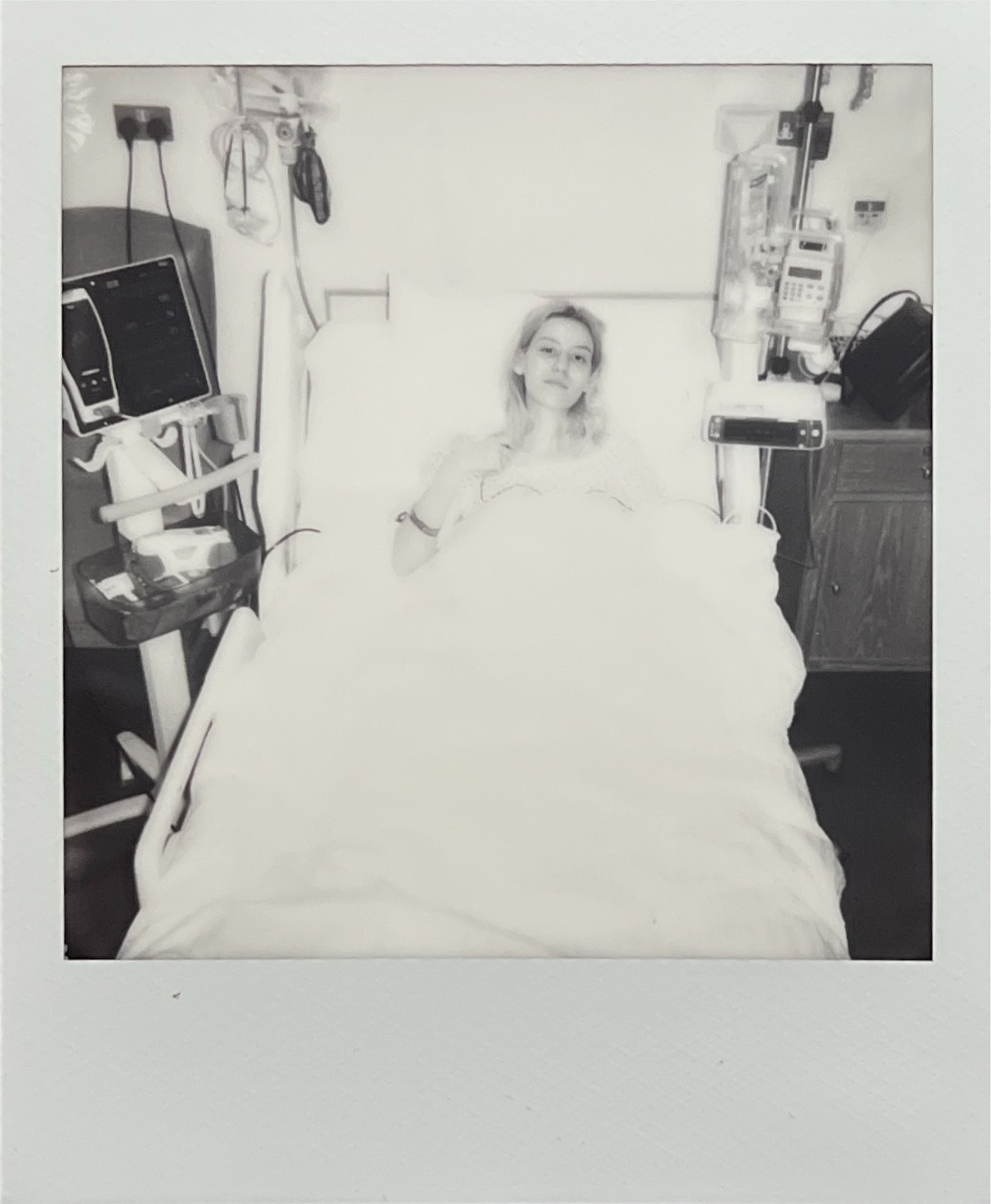 🪡 So damn proud of this woman.
NOW ENDOMETRIOSIS FREE! 🪡
Since late last year, it’s been a brutal ride: tests of endurance, resilience, and patience. Some days were so hard I wouldn’t wish them upon anyone. Watching someone you love endure relentless pain for weeks on end? It fux you up 🫠
After 15 years of being dismissed by doctors, Madeline (Astrid) finally got the diagnosis she deserved and just underwent a successful surgery with one of the UK’s top endo specialists 🩺🥼 It took months off work, countless A&E visits, 8kg of lost weight (see pic 2), a river of tears, and endless sleepless nights to get here.
Eternal thanks to everyone who donated their time, money, food, rides, advice, and love. You helped make this possible 🙏 🪽
The road’s unfortunately not over, recovery and pain management will take up the next 6 months, and we’re still navigating the incurable Adenomyosis diagnosis. But this is a huge win.
Endometriosis and Adenomyosis affect 1 in 10 women in the UK, yet research and funding into women’s health still fall drastically behind. That’s slowly changing, but not fast enough. ‼️
We’re still learning every day, but If you or someone you love is going through this and need a hand pointing in the right direction, hit us up 💛🧑🏼⚕️👩🏼⚕️
#endometriosis #adenomyosis