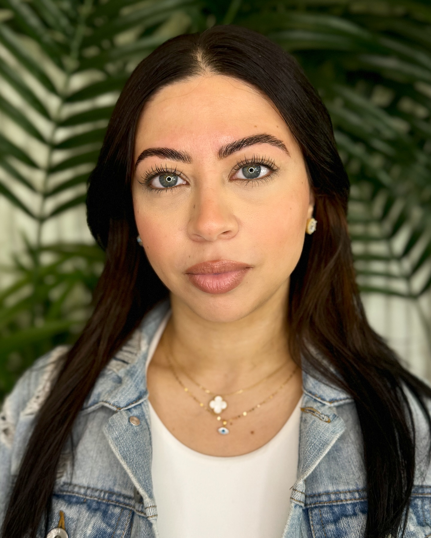 Real results in just 4 weeks! Our Brow Oil is packed with powerful, natural ingredients that nourish and stimulate hair growth see the difference for yourself✨
Thicker, fuller brows are just a swipe away! 🌿
Service: Brow Wax & Lamination with Tint
Book your appointment today!
www.solbeautyloungenj.com📲
