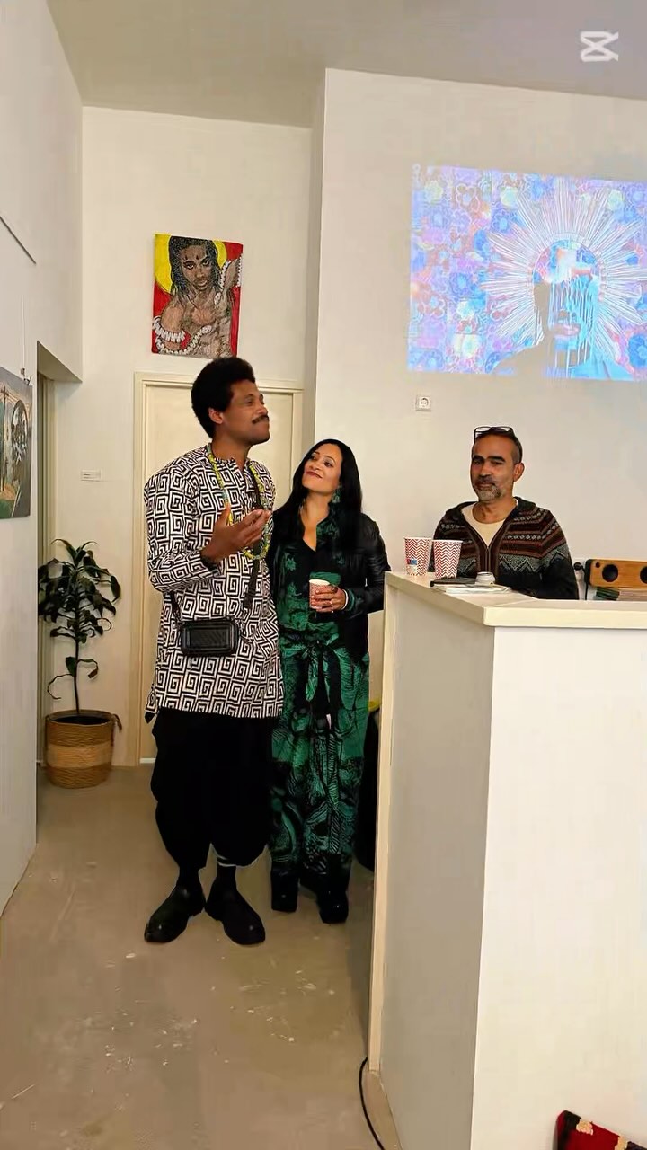 Yesterday was the opening of my solo exhibition—and it was such a beautiful day.
I’m so grateful to my family and friends. It truly warmed my heart to see the people who genuinely support me. Thank you all for showing up and showing love.
For those who couldn’t make it: the exhibition is open until July 1st, so there’s still time to come and see the work in person.
Weekly opening and closing times will be announced soon!
Much love,
Fré
#artshow #soloexhibition #gratitude #thankyou #amsterdamart #blackartist #diasporaart #contemporaryart #supportlocalartists #vernissage #proyektotres #frécalmes
