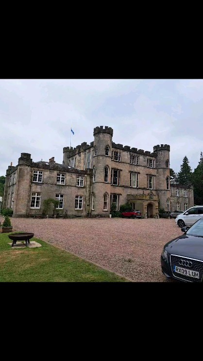 Road trip this week. BillyBottom π exploring Edinburgh and surrounding areas whilst researching products = work-life balance π
#edinburgh
#melvillecastle
#lindisfarnemead
#bamburghcastle
#worklifebalance