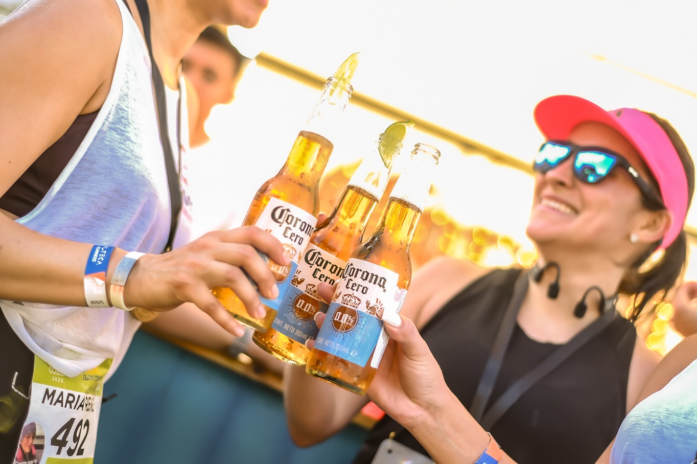 ¡Qué increíble competencia vivimos en los 21K de Cobán! 🏃🏃♀️ Fue una jornada llena de ritmo, buena vibra y una energía que no paró ni un segundo, donde la Corona Cero 🍻 no podía faltar para celebrar sin perder el paso. Les compartimos algunos de los mejores momentos que logramos capturar 📸 Gracias a @corona_guatemala por confiar en nuestro trabajo. #21KCobán #CoronaCero #SinAlcoholConActitud #correconbuenavibra