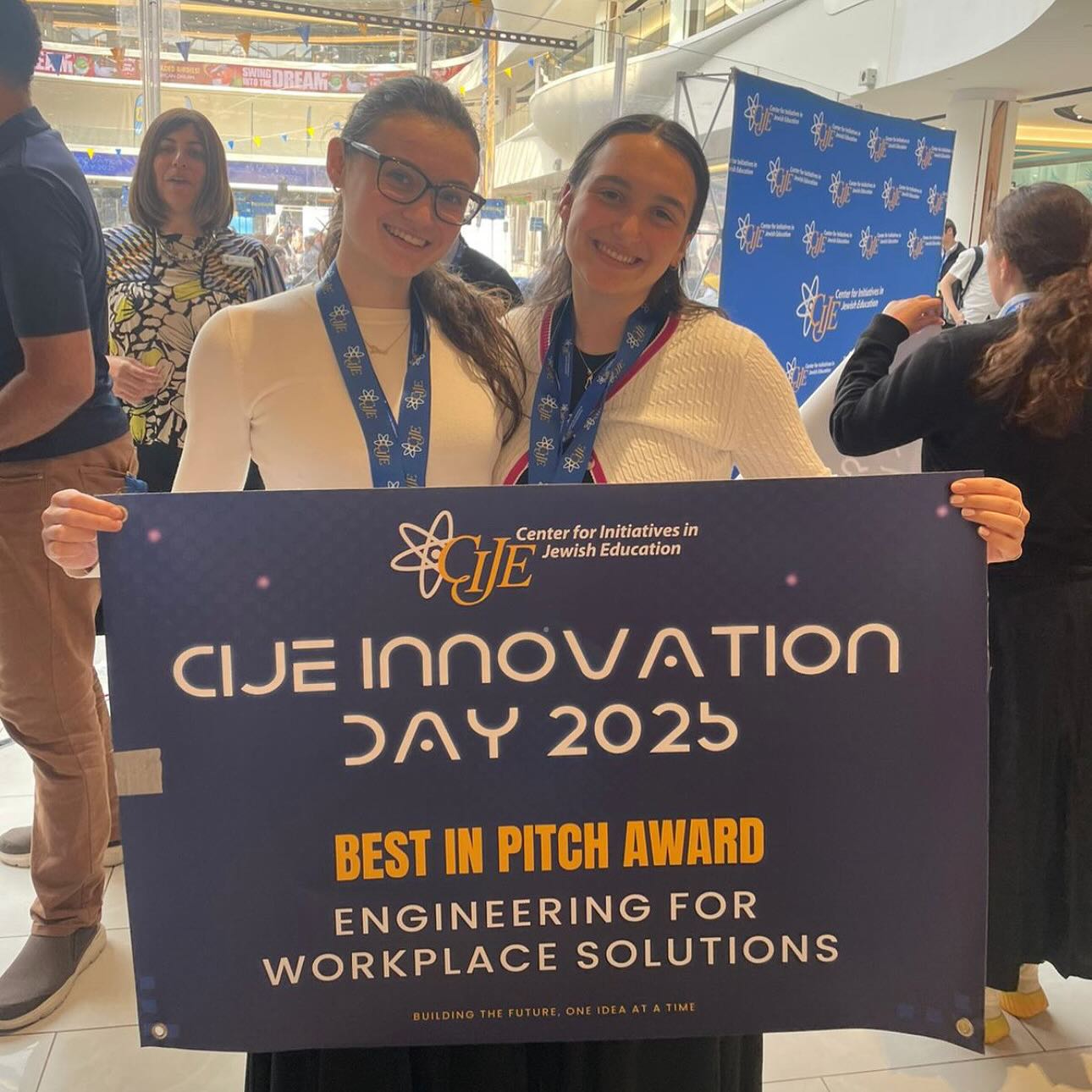 Congrats to Daniella and Talia on winning Best in Pitch award at the CIJE Innovation Day!! #AtBruriahICan