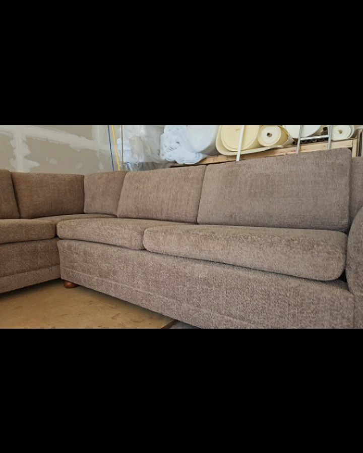 This sectional is looking sharp in its new suit of Felicity – Taupe! Reupholstered in a soft, textured fabric that blends comfort and durability, this piece is ready for many more years of use. Thanks to Michelle @michelles_design for bringing it in!
Have a piece that needs a refresh? Let’s bring it back to life—beautifully and professionally.
Elegance Upholstery
(587) 800-4888
www.EleganceUpholstery.ca
#EleganceUpholstery #FelicityTaupe #SectionalReupholstery #FurnitureRefresh #LethbridgeDesign #CustomUpholstery #SupportLocalBusiness #MichelleInteriorDesign #CozyLiving