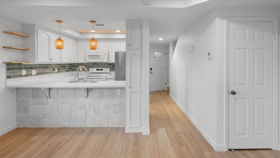 🔄 Transformations That Speak for Themselves: The Statera Approach
Slide 1: AFTER
From vision to reality. Our latest kitchen and hallway remodel showcases clean lines, natural textures, and functional design. Efficiency meets style—delivered on time, every time.
Slide 2: BEFORE
Remember this? Outdated finishes, limited space, and a layout begging for an upgrade. At Statera, we see potential where others see problems.
Slide 3: RENDER
Every great project starts with a plan. Our detailed renderings ensure you know exactly what to expect—no surprises, just results.
🏡 Whether you’re an investor with a new property or planning your next remodel, Statera is your one-stop solution for design, materials, and build. Ready to turn your project into a success story?
#Statera #BeforeAndAfter #InteriorDesign #Remodel #PropertyInvestment #DesignBuild #Efficiency #ProfessionalResults