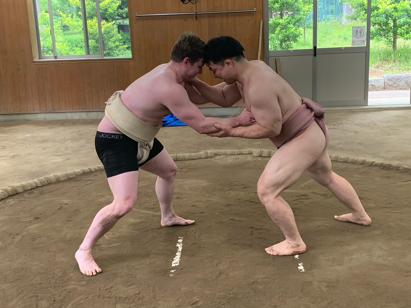 From Alabama USA 🇺🇸
@joe_cannon79
#sumo #sumowrestlingmatch #sumowrestling #sumodeadlift #sumosquats #sumoexperience #japan #japantrip #japantravel #visitjapan #visitjapanjp #japaneseculture #sumotraining #sumowrestler #sumofighter #sumotraining #sumoworkout #sumosushi #grandsumo #thingstodotokyo #japanitinerary #shiko #suriashi #teppo #tokyo #сумо #sumô #rikishi #sumolife
