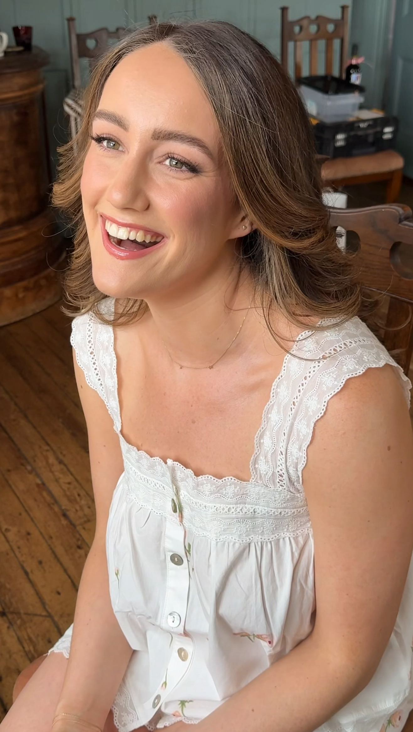 WHEN OLD FRIENDS BECOME AN AMBER GLOWING BRIDE 🌸
True story, @meggsjones and I first met at work a very long time ago and become friends instantly! I received a message a couple of years ago asking if I was available for her wedding day & I nearly cried that Meg’s thought of me 🥹. Thank you for allowing me to glow you as an Amber glowing bride for your wedding day & for being such a big supporter of me & my business megs 🌸🎀💫
Dreamteam
Bride @meggsjones
Venue @thebeacon_tw
Makeup @amberharlowmakeup
Hair @brooke_french_hair
Photographer @lottietoppingphoto
Dress @alongcameevebridal @watters
Florist @thistle_and_string
Accessories @edenbstudio
Illustrator @katylockedesign
Celebrant @bethkirkhamceremonies