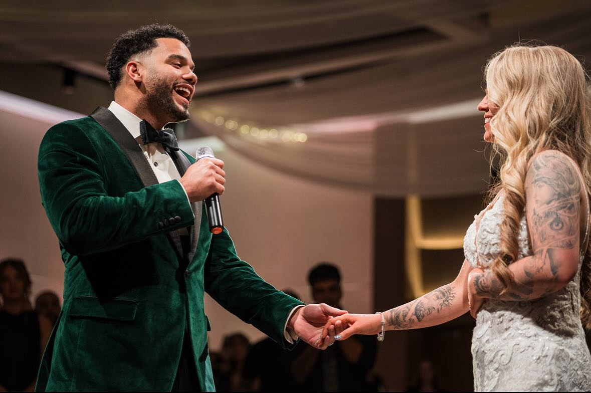 ✨I remember when Noah told me he planned to sing to Emma… a surprise straight from his heart. I couldn’t wait to watch that beautiful moment unfold. 🥹 Honored to have been apart of this special day