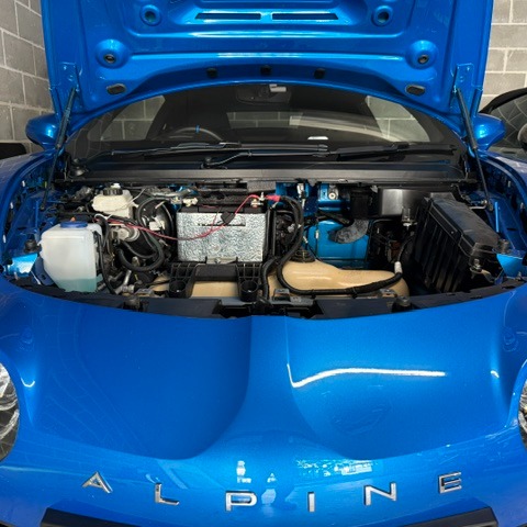Lithiumax RESTART55 Bluetooth shaves considerable weight from an already lightweight ALPINE A110. Direct fit, no coding required 💯 ideal👌 #lithiumaxbattery #lithiumax #lithiumaxbatteries #alpine #alpineA110 #alpineA110s