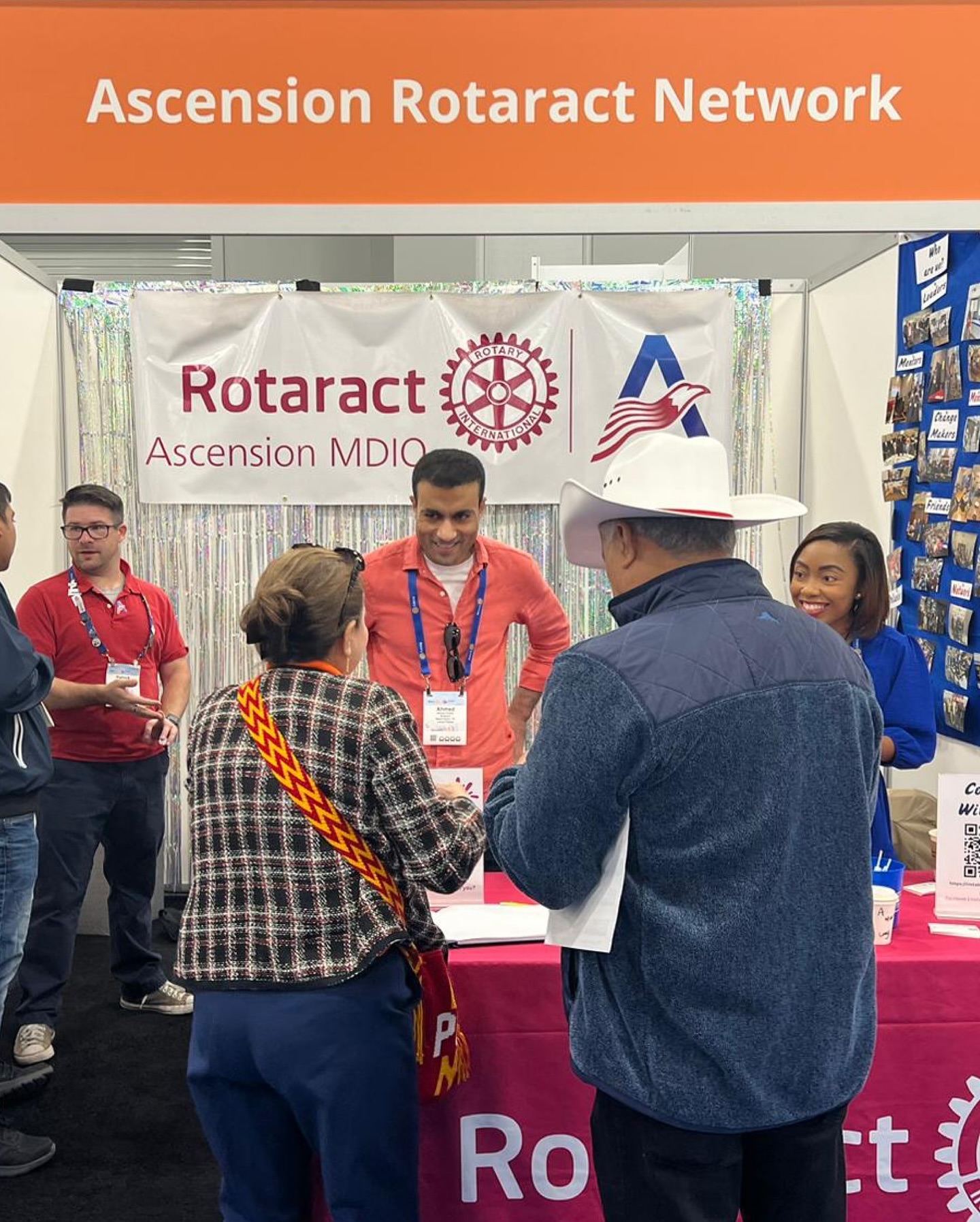 🔔Come Sign Our Guestbook!! ✍🏽Today is the last day to explore the House of Friendship! Come by Booth 749 today between 9am and 2pm to make some memories! #Rotary25 #AscensionRotaract #RotaryInternational #HouseofFriendship #PeopleofAction