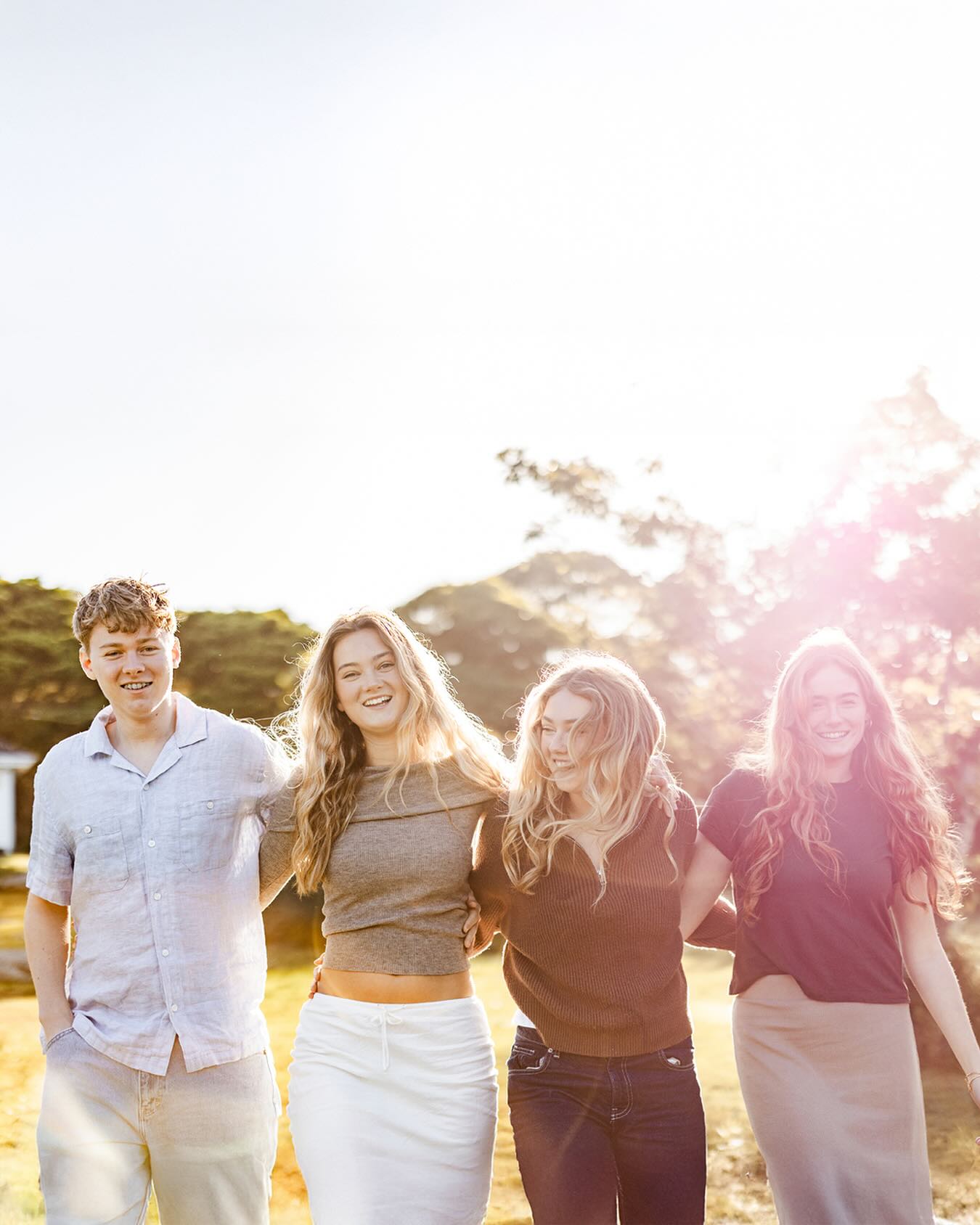 Some bonds never fade—just like golden hour memories.☀️
Sibling love captured at its purest.
#BeachSession #NaturalLightPhotography #familyphotographer #sydneyphotography #sydneyphotographer #minisessionssydney #maxfamilyphoto #maxfamilyphotography