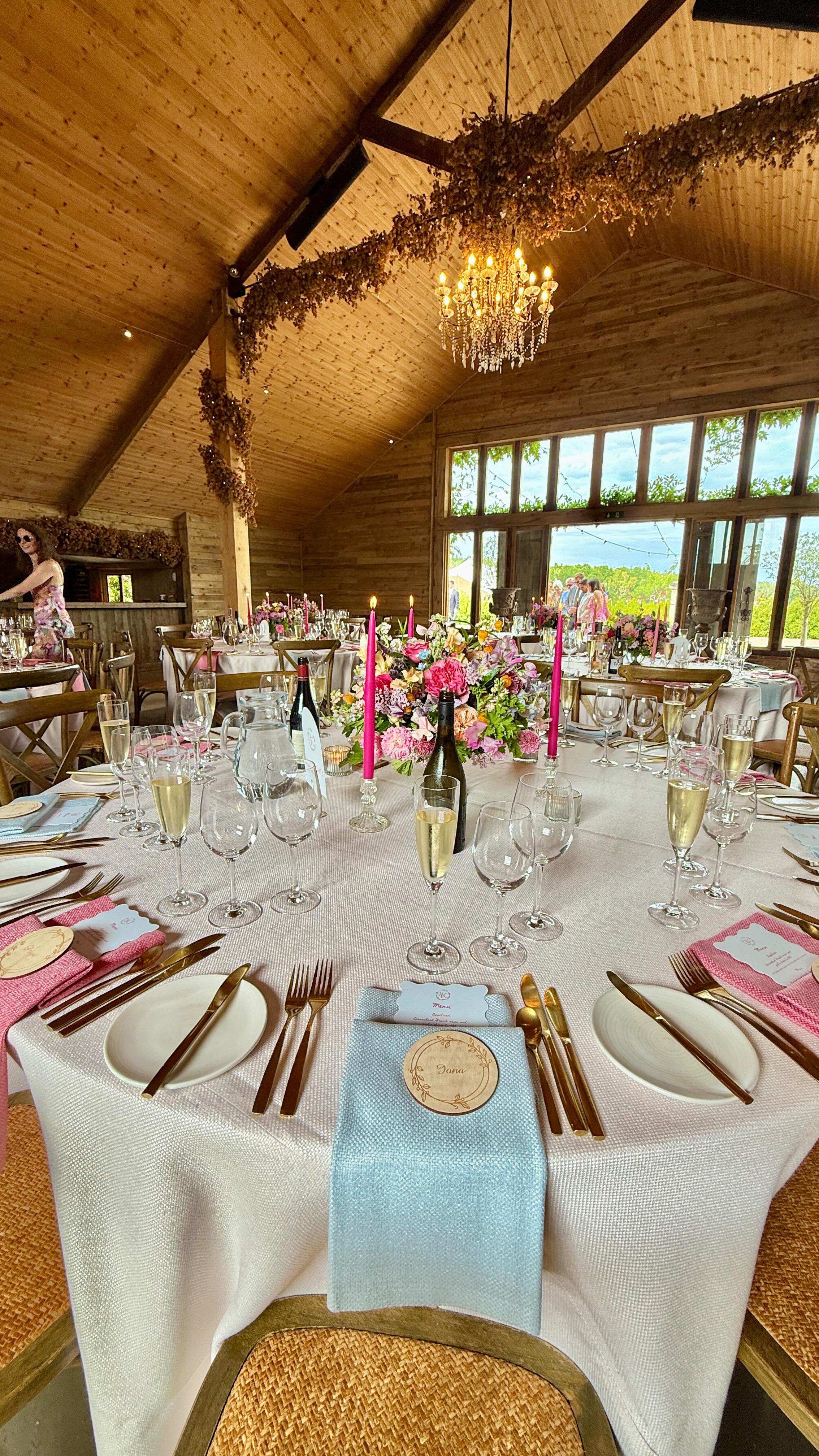 A few moments from yesterday's wonderful wedding @highbillinghurstfarm featuring a lovely duck main with cauliflower purree, confit carrot and bramble sauce. We especially loved the Taylor Swift albums for table names, see how many you can spot!
Flowers by @the.little.flowerschool
Photo: guycollierphoto
Props: @toasthq
#surreywedding #highbillinghurstfarm #highbillinghurstfarmwedding #dunsfold #dunsfoldwedding #tandemcatering #surreyevents