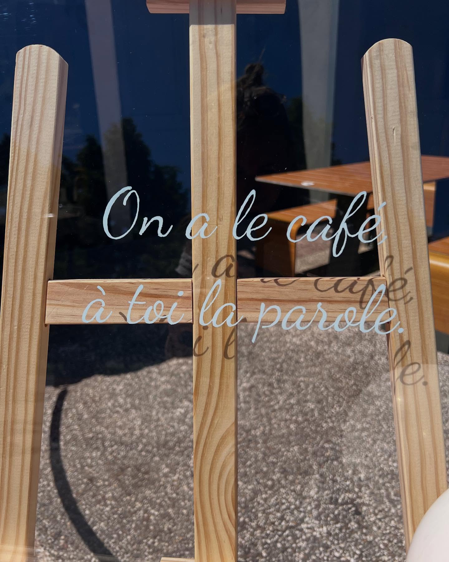 Chez Orevents, chaque création a une histoire.
Ce plexiglas, imaginé et réalisé à la main, reflète ma passion pour le détail et le travail bien fait.
Parce qu’aller au bout des choses, c’est ce qui fait toute la différence ✨
#orevents #creationpersonnalisee #faitmain #evenementiel #decoration #plexiglass