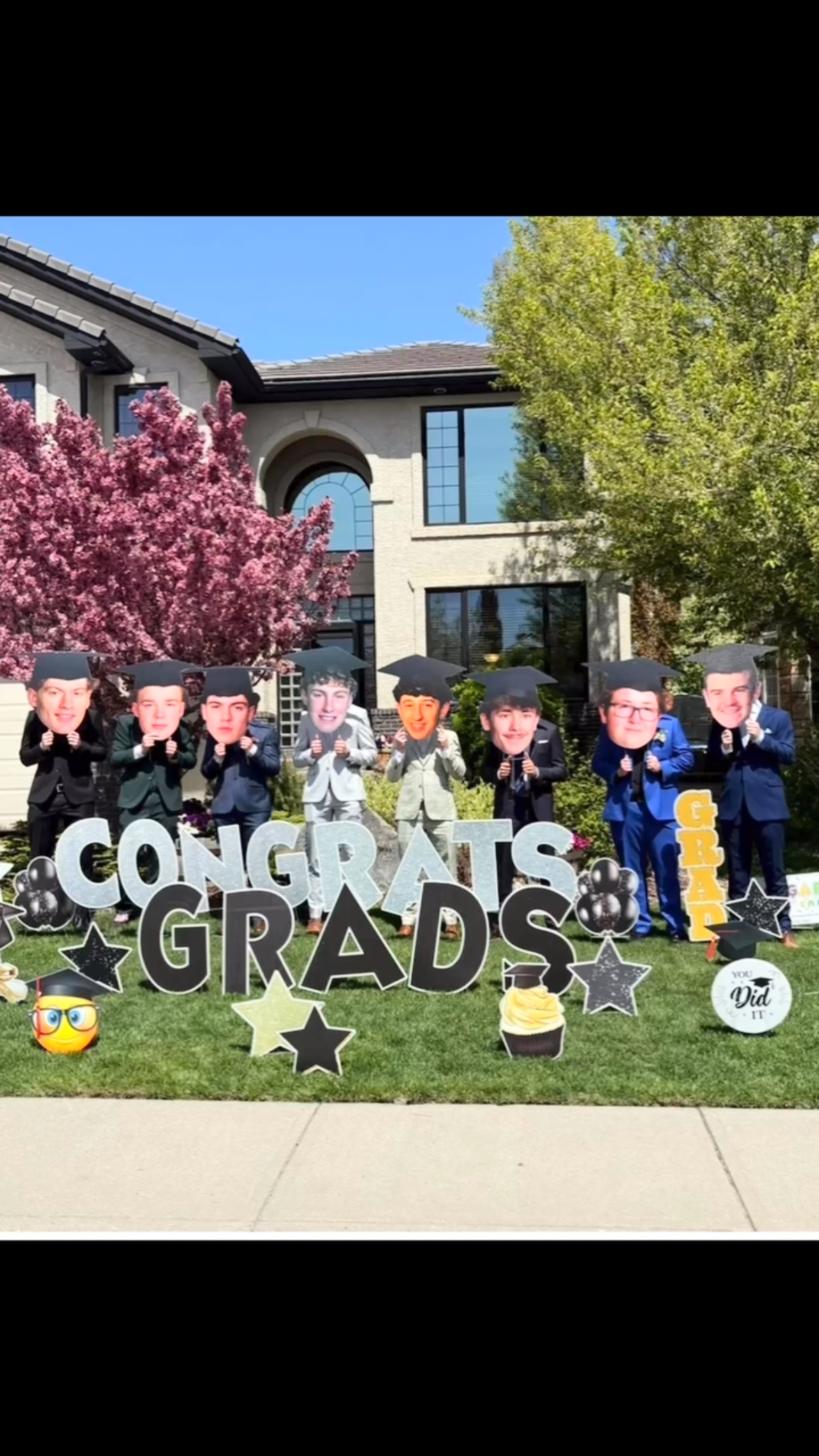 I know this song ages me …. But name a better graduation song?
I’ll wait …
Actually curious tho - what is the grad song these days?
This one held true for both grade 9 & grade 12 grad for me … & I still know every word …. Even learned it on the piano lol
👩🏻🎓🧑🏼🎓