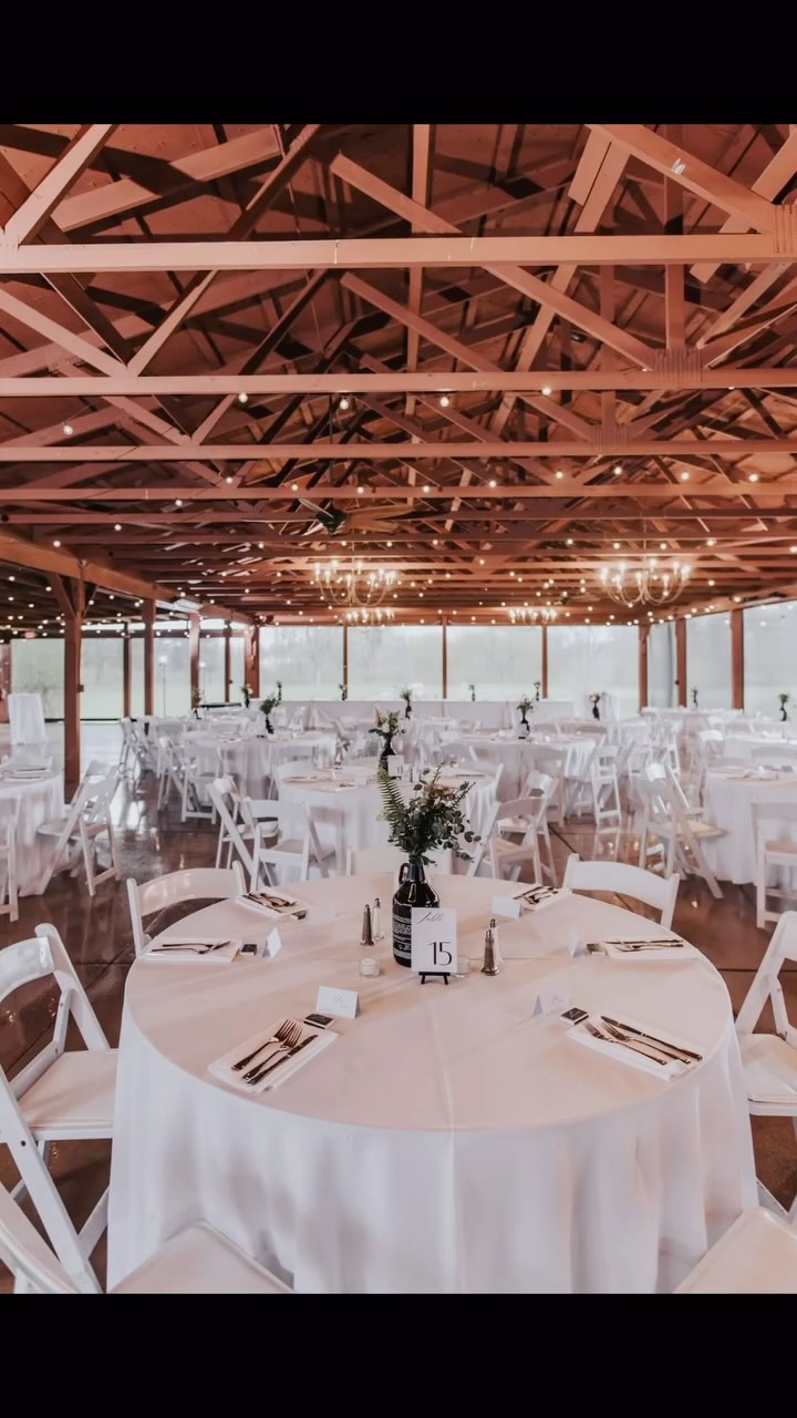 ✨Breathtaking✨
When the bride & groom have a vision and see the potential. Like believing in magic! Absolutely stunning transformation! 📸: @pixelsandpaintphotography