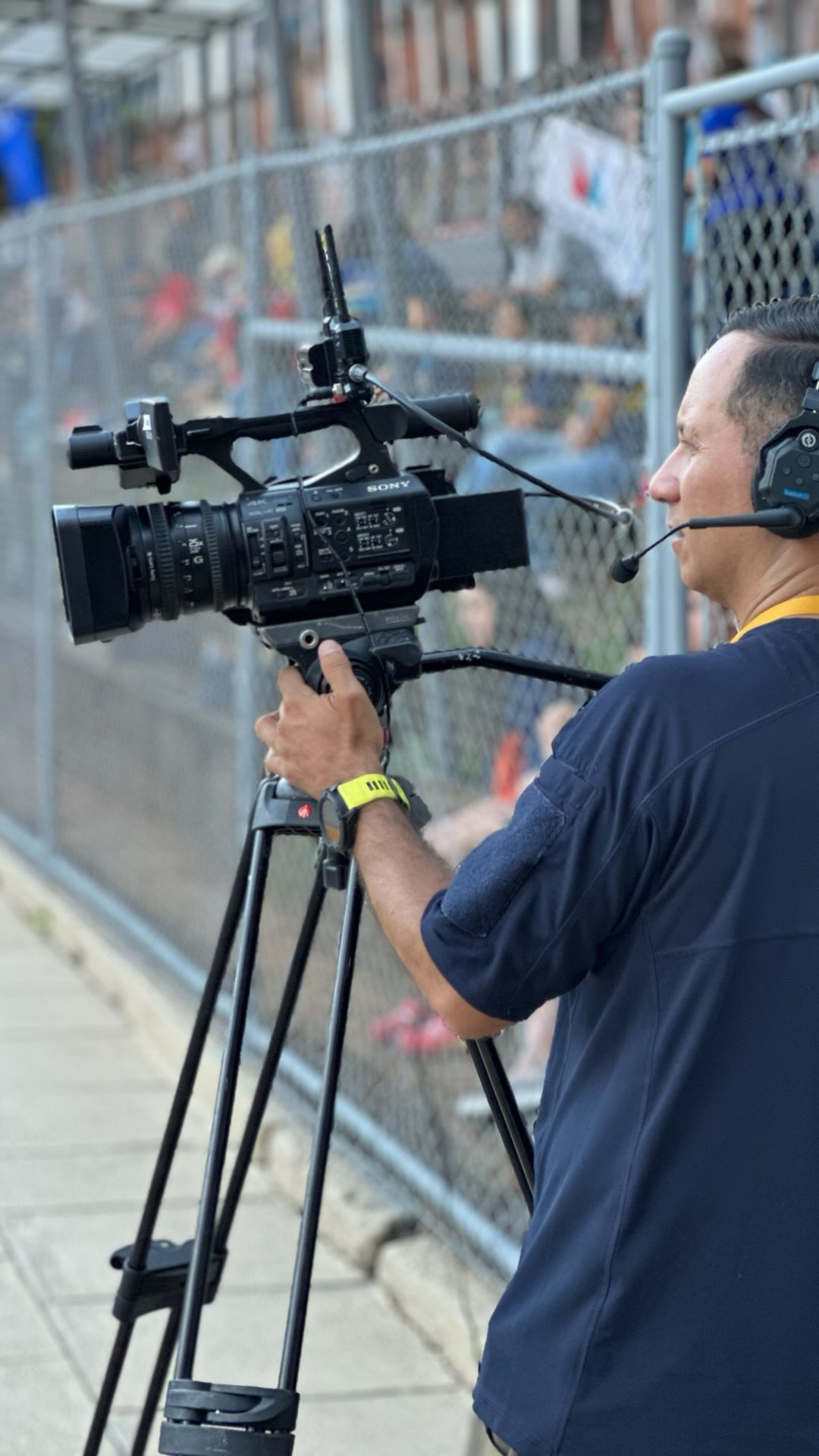 Nuestra pasión desbordada es parte del guion 🎥📸❤️ Creemos en crear con alma, grabar con entrega y editar con corazón; cada proyecto lleva un pedazo de nosotros porque no solo contamos historias, las vivimos.
#ProducciónAudiovisual #FilmLife #Cine #VideoMarketing #Storytelling #Creatividad #FilmMaking #DetrásDeCámaras #VideoCreativo #EdiciónDeVideo #Cinematografía #AmorAlArte #ContenidoAudiovisual #FilmmakerLife #PasiónPorElCine #ArteVisual #VideoPro #ProducciónDeVideo #VideoArtist #Cineasta #ProyectosAudiovisuales #FilmCommunity #TrabajoCreativo #Rodaje #FilmLovers #VisualStorytelling #VideoEditing #Creativos #FilmCrew