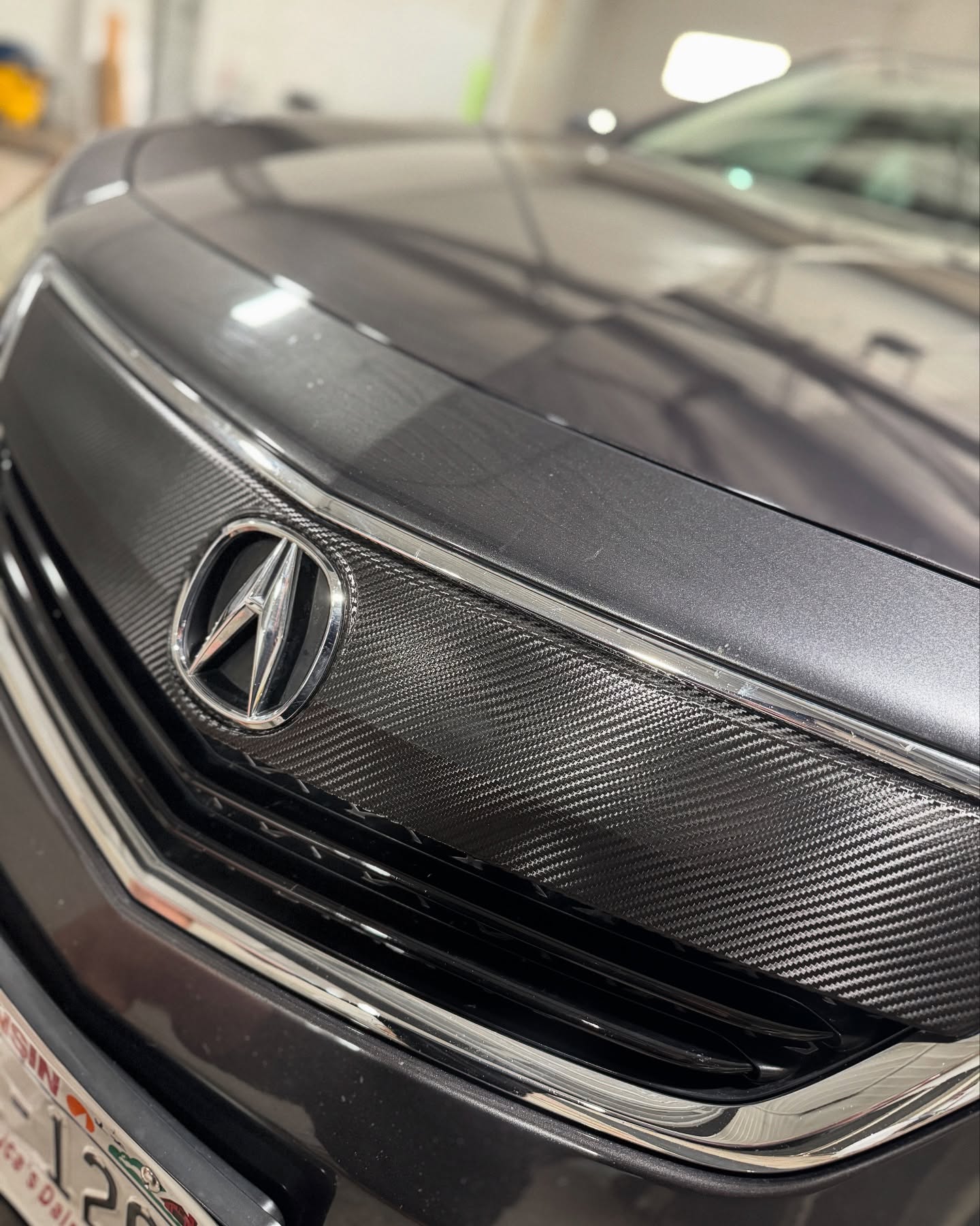 Nose chrome delete with some @averydennison carbon fiber wrap film.
.
.
.
.
#avery #chromedelete #carbonfiber #wrapped #vinylwrap #decals #bluedesignco #riponwi