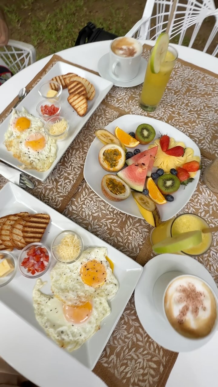 Good morning ☀️
Ready for a brunch at The Good Life Mauritius?
#breakfast #brunch #ilemaurice #coffeelover #pancakes #cappuccino #healthyfood #mauritius