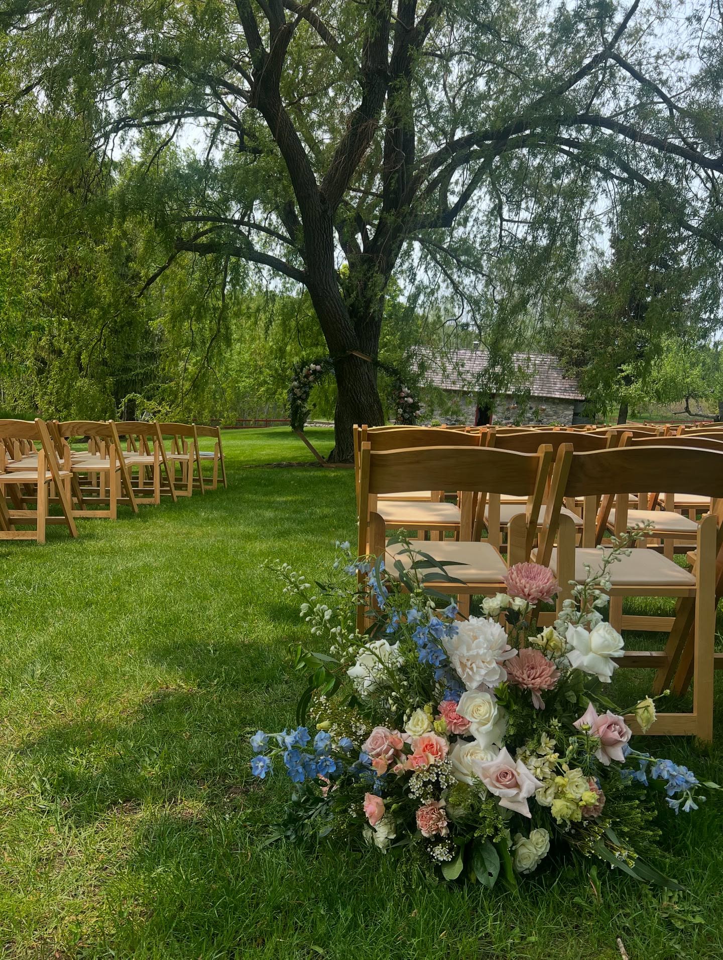 We canโt get enough of this weekend! Have I mentioned @starrynightbarn has a beautiful willow tree perfect for ceremonies and the cutest cottage to get ready in? #theholidayvibes
.
Be sure to check out the artwork of the venue painted by the extremely talented FOG (father of the groom) to be put on all of the wedding guest favors ๐๐ผ ๐ฏ๏ธ
.
Also, highly recommend breaking out the glow sticks on the dance floor early on to get the party started. Too much fun! ๐๐ผ 10/10 recommend.
#willowtree #theholiday #weddings #wedding #weddingplanner #weddinginspo #weddinginspiration #trending #dancefloor #glowsticks #letsdance #northernmichigan #m22 #leelanaupeninsula #weddingvenue