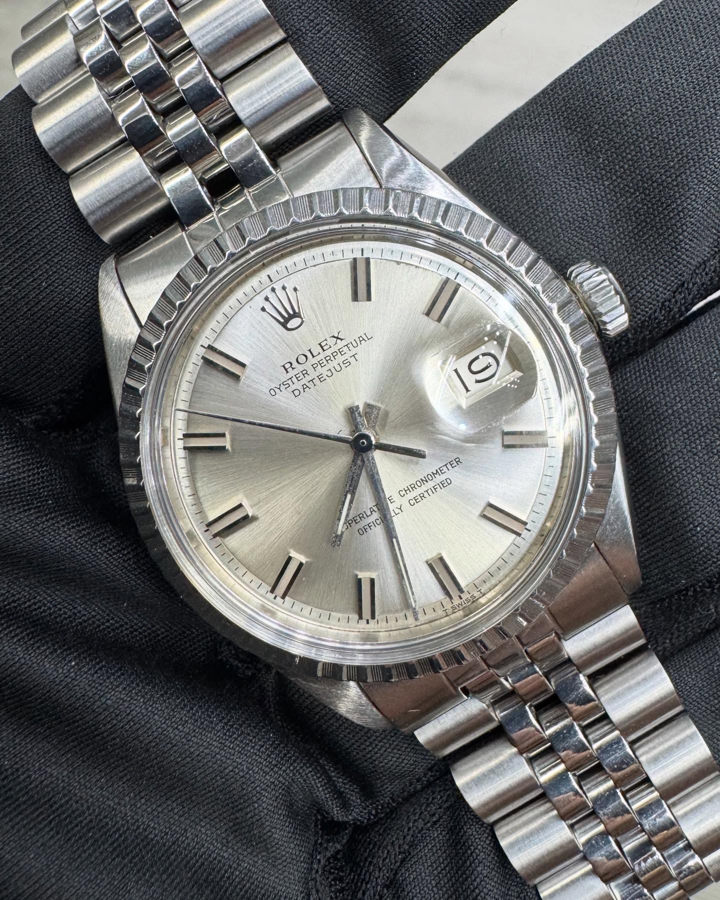 This model 1603 is a classic timepiece from the early era of fine watchmaking & has just landed—rich in character, brushed in silver, and ready for its next chapter. With an estimated production year of 1971 this classic is available now! DM for details!