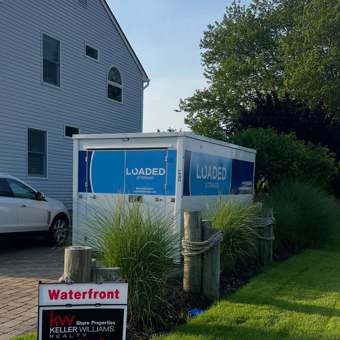 #Spotted in it’s natural habitat, a Loaded Portable Storage unit at a Jersey Shore driveway! 📦🌴
Call or text 844.529.2017 to order yours today!
#portablestorage #mobilestorage #njstorage #newjersey