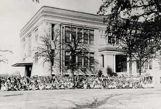 The Baker School is a grand old building that anchors the wonderful Hyde Park neighborhood. While the structure endures, unchanged over its 100+ year life, the building is ever changing and evolving, from school to AISD offices and now a home for over 2 dozen creative businesses and non-profits.
It is a place for community, both within the building and in the neighborhood, to enjoy concerts, events and coffee! Follow us to learn more about us! More coming soon!
#hydepark #bakerschool #texashistoricalbuilding #texashistory #austintx #terriblelovecoffee #therosette #austinclassicalguitar #imi #shannoneddingsinteriors #duckcamp #thepressroom #austincityparks #austinheritagetourism
