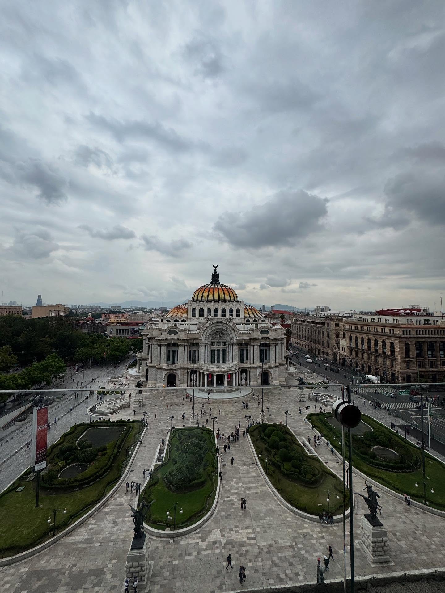 Wow it’s been a while! I used the Thursday day off last week to turn into a 5 day long weekend in Mexico City. Lots of good food and great sites, so be sure to give it a read. Super excited to be able to write another tour update. As always the blog is already up in the link in my bio, hopefully there are more to come soon.
——————-——————-——————-——————-——————
#cdmx #mexicocity #mexico #zócalo #tacos #fridakahloinspired #luchalibremexicana #xochimilco #romanorte #juarez #travelling #traveler #mikesworldtour #travelholic #travelmexico🇲🇽 #travelstyle #travelvibes #travelvlog #travelphotography #traveldestination #travelguide #traveltheworld #travelphotos #travelmoments #traveljunkie #traveladdicted #travellove #mexicocityofficial #méxico #globaltravelers