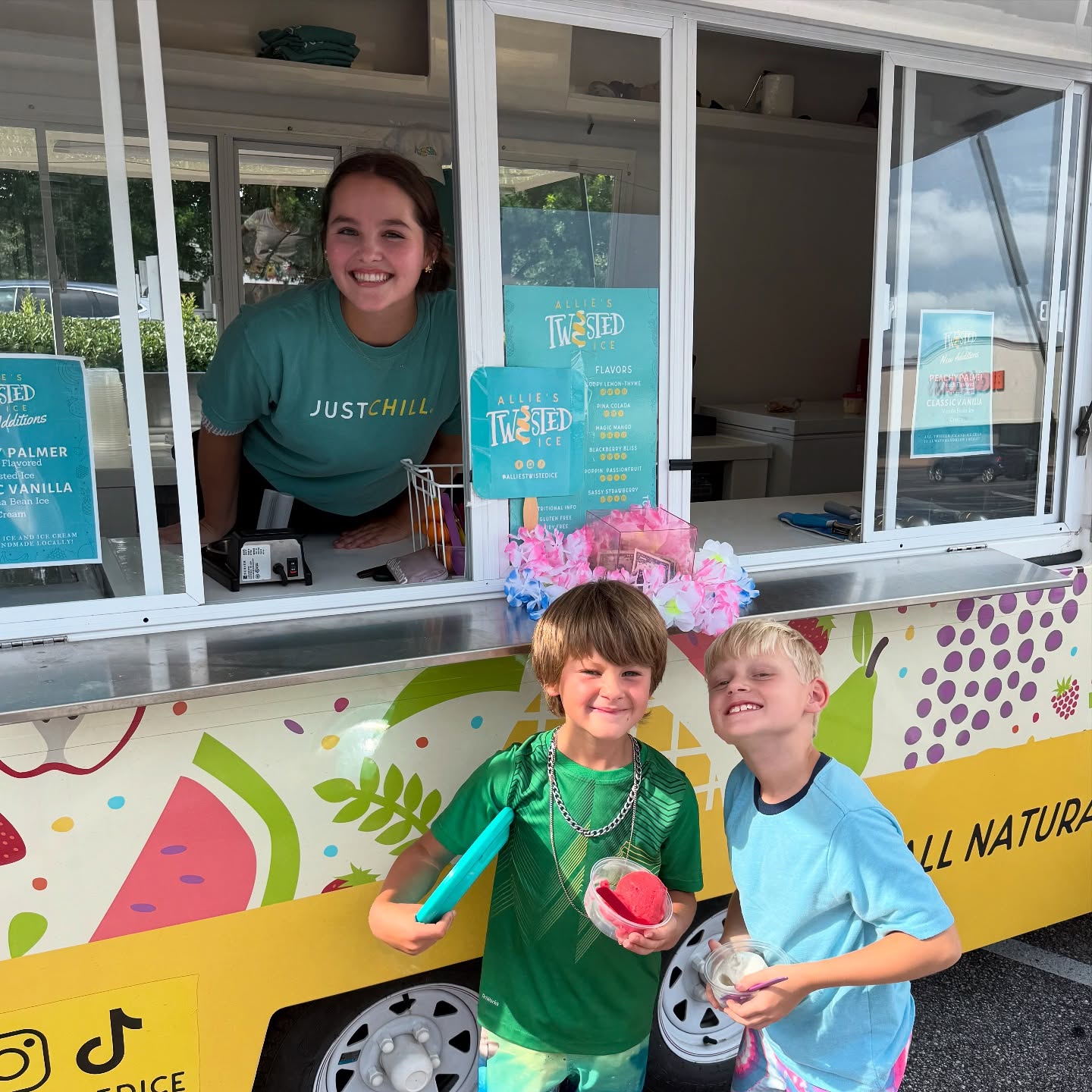 Big Smiles for Twisted Ice!!! Come see us today, 12-4 ๐คโจ๐จ