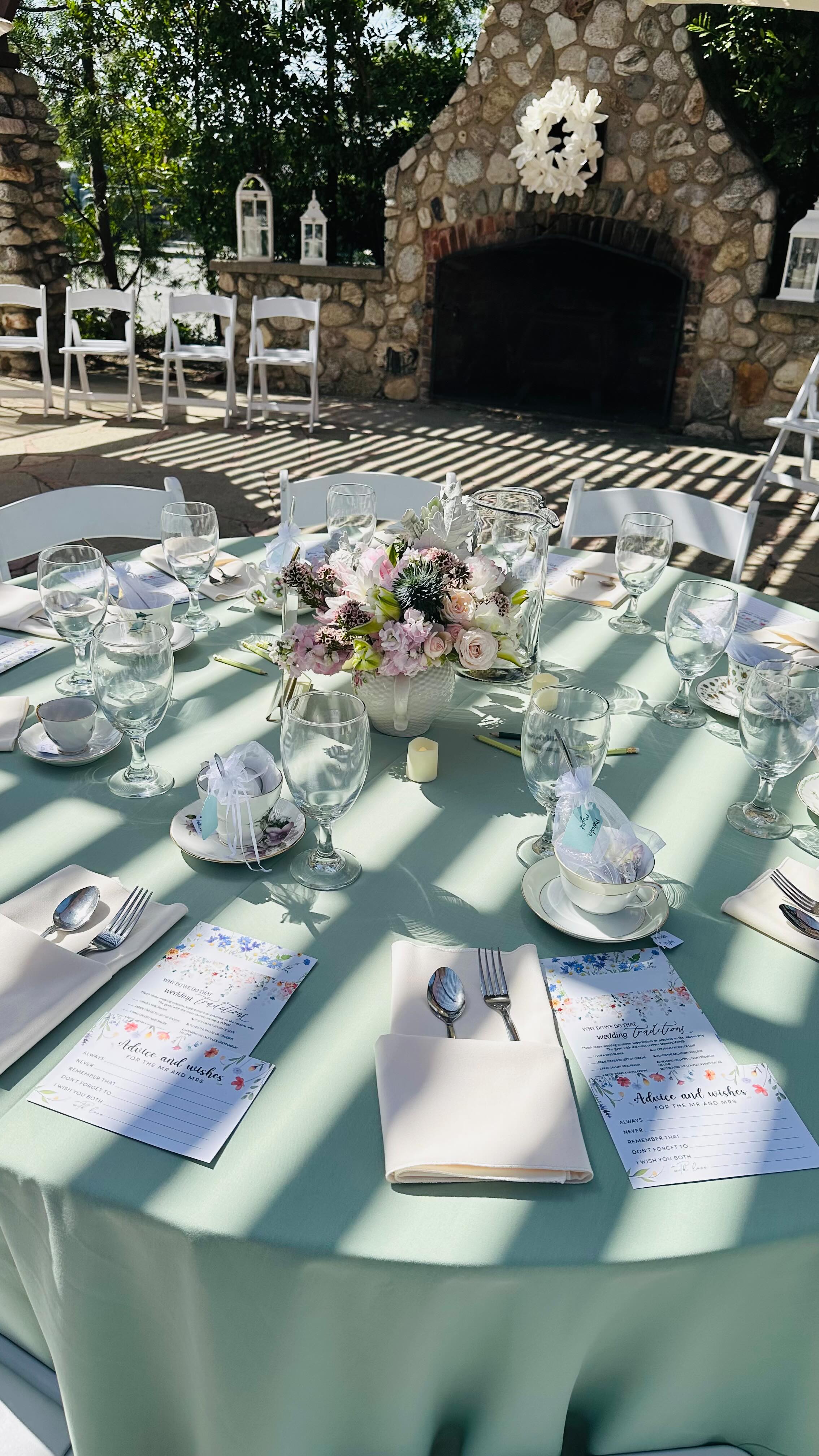 A beautiful tea party wedding ☕️✨🌸🌻
venue: @lavillabella
coordinators: @starstruckevents @gracefullyvintagedcoordinating
cater: @itsgraze_y
desserts: @elisamariebaking
#events #coordintors #venue #lavillabella #wedding #love #bride #groom #events