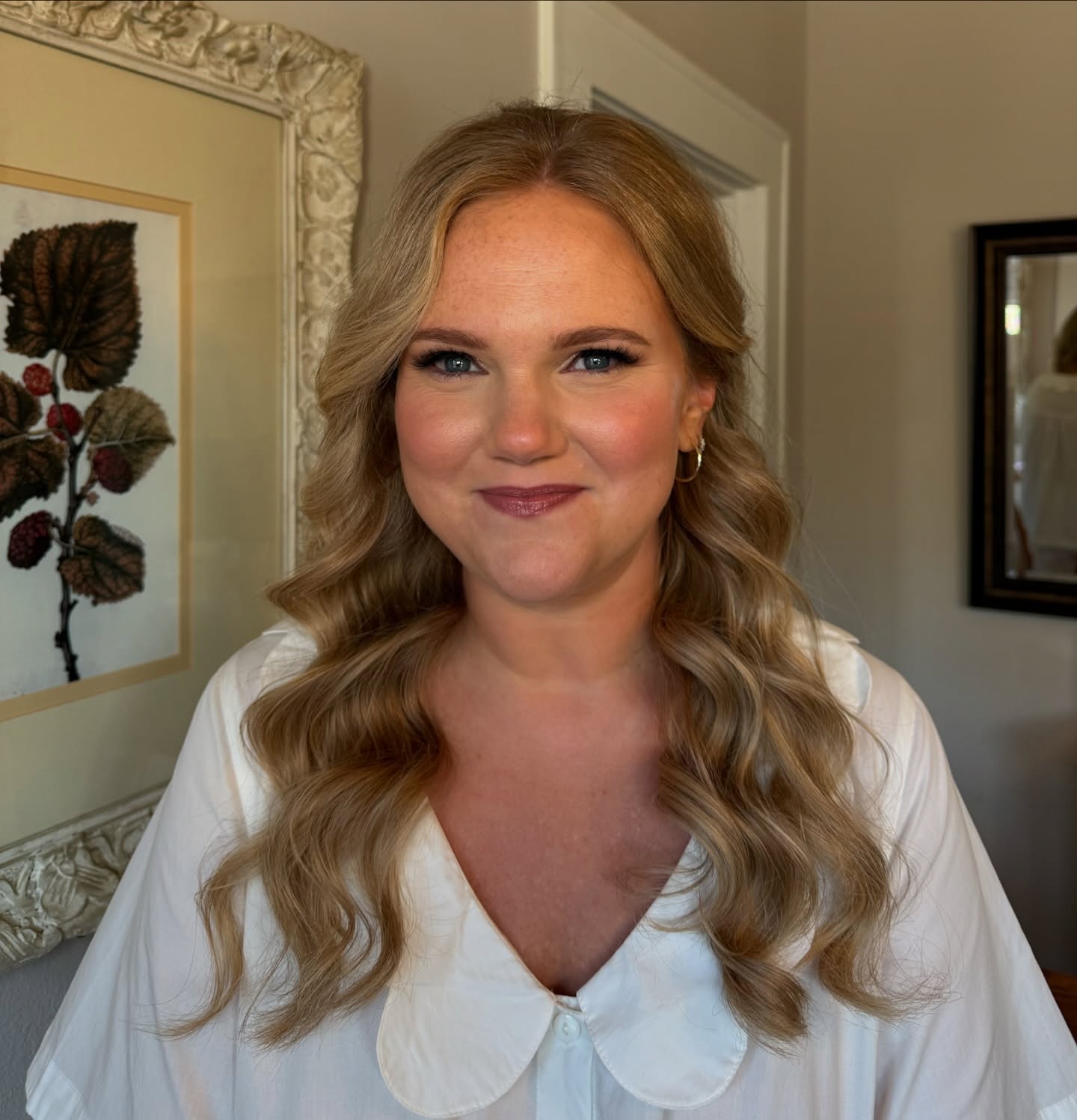 Captions can either be generic or educating and why waste a great opportunity on a generic caption! Our team strives to create the look YOU are inspired by, not what we want. Often we get “you’re the professional” and while this is a valid point it doesn’t take priority on what look you feel best in! So as the professional we are very thorough in understanding your vision so we can make that look come to life ✨
•
Artist Evelina
Stylist Madison