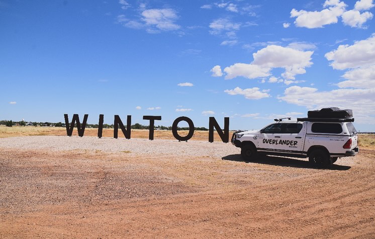 —— I love big signs & I cannot lie 🎶🪧🛻
#TravelGram #Winton #Wanderlust #LandmarkLover #IconicViews #TouristVibes #Louth #BigSignEnergy #BucketListViews #OpalCity #TravelAddict #WanderMore #AdventureAwaits #TravelMoments
#EpicViews #ChasingLandmarks #toyotalandcruiser #toyotahilux4x4 #trayoncampers #landcruisertroopcarrier #troopylife #darcheoutdoorgear #arb4x4