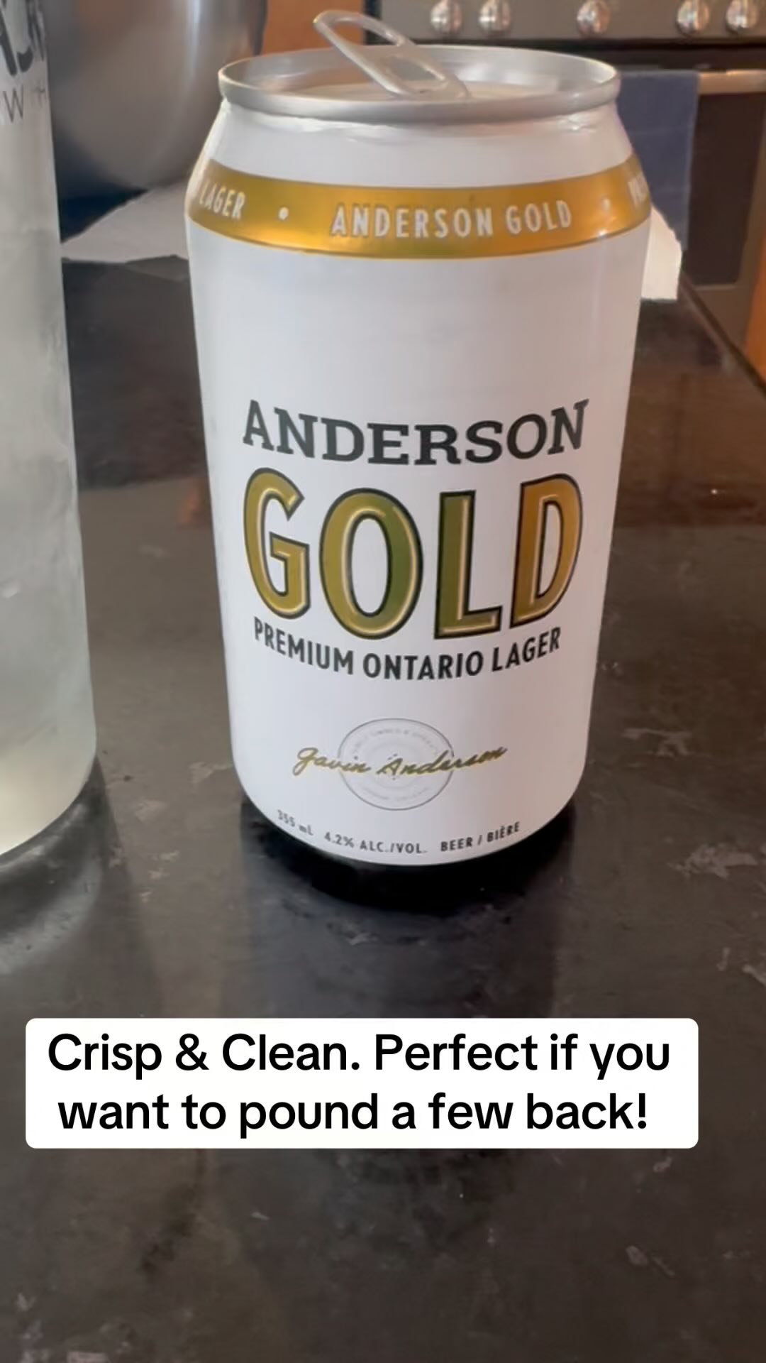 Anderson Gold Premium Ontario Langer - Anderson Craft Ale 4.2%
Anderson’s flagship Gold Lager – light and most approachable, very minimal flavour, as close to a classic, crisp beer as you can get with Anderson. A short finish leaving a very short aftertaste, a super crushable and easy drinking beer.
Try pairing it with almost anything – the low flavour profile and body allows for a great complement to any dish.
#beer #canada🇨🇦 #ontario #goodvibes #beach #bbq #lager