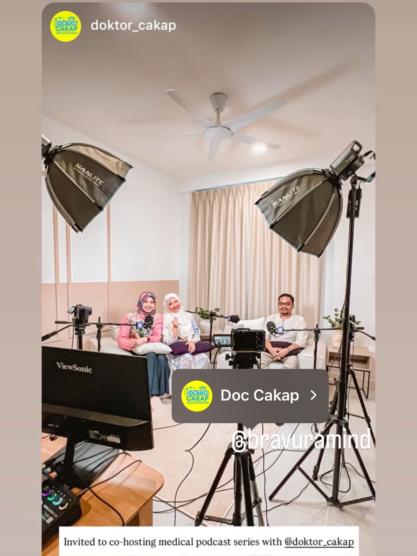 Can’t wait to see our new podcast video with @dr_cakap 😎✨. A teaser video is coming up to engage all Malaysians regarding various topics of psychological issues👨🏻⚕️☘️ Stay Tune !!💫🍎🪄