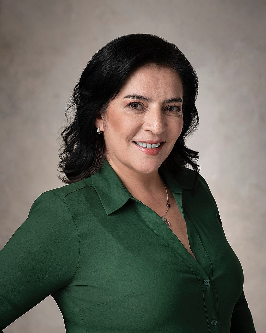 Retrato corporativo Plus #corporateportrait #portrait #portraitmf #portraitphotography @profotoglobal #forbes #retratocorporativo #businessgirl #editorialphotoshooty #personalbranding #personalbrandingphotography #personalbrandphotographer #marcapersonal #linkedinportraits #retratoparalinkedin #headshots #headshotphotographer #headshotsession #d800 #photooftheday📷
