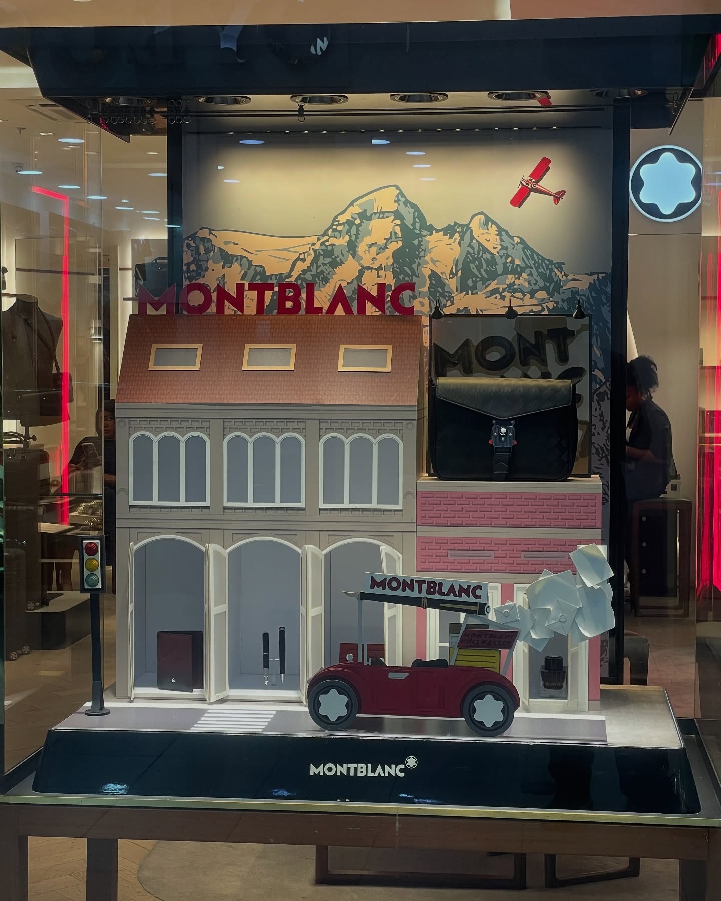 For the dad who’s our anchor and our summit. 🏔️ His love stands tall like @montblanc_polo —strong, timeless, and awe-inspiring. Celebrate him this month with the excellence he deserves. ❤️
#FathersDay #Montblanc #FamilyAnchor