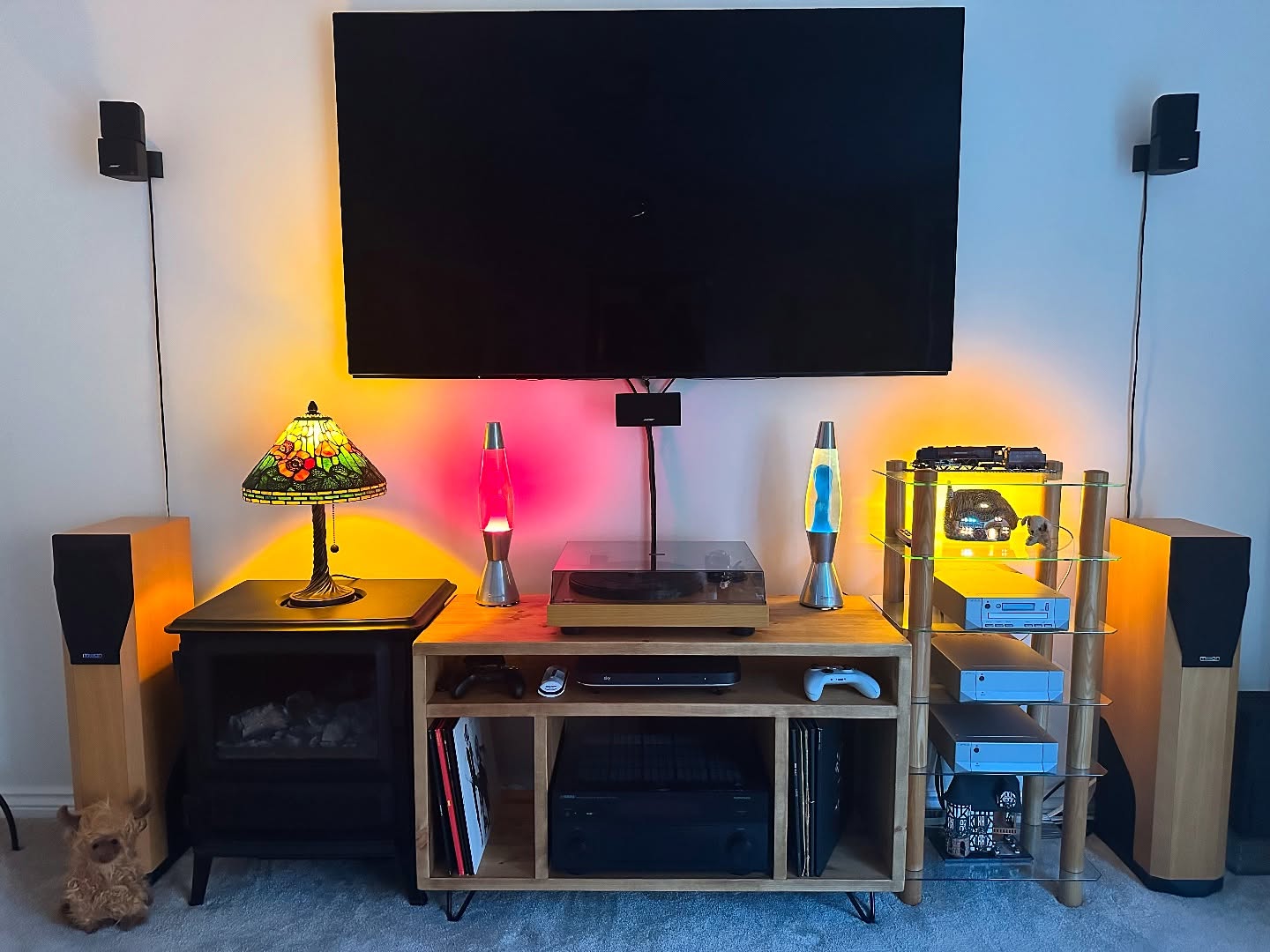 😍 Our custom built unit nicely presenting itself as a centre piece of our customers great looking set up! Always lovely to receive pictures of your set ups! #komodafurniture
#woodfurniture #interiordecorating #2025 #interiordesign #interiorandhome #vinylrecord #hifi #recordplayer #recordplayerstand #instadaily #instawoodworkers #madeinuk #furnituremakers #furnituredesign #hifi #hifirack #bookshelf #woodbookshelf #hifistand #bedsidetable #vinylstorage #cdstorage #tvunit #vinylrecordcollection #vinylrecordcollector