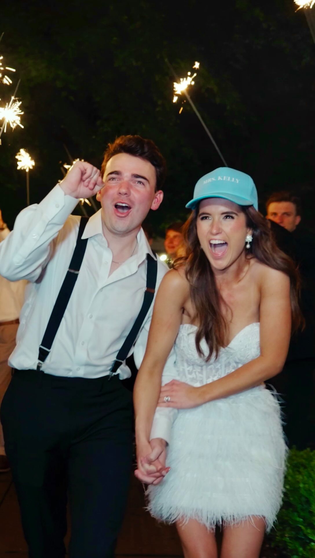 the Kellys have a piece of my heart 🤍🏹🕊️ the love between these middle school sweethearts was so special to witness! I might’ve shed some tears behind my camera during their vows….
photo: @lindseymckinnonphotography
video: @marycatherinefilms
content: @thepinksocialcontent
venue/catering: @bradfordhouse_gardens
florist: @atlantaeventflorals
gown: @aisle_and_veil
hmua: @makeupbyashtonn
dj: @medlinentertainment
cake: @thebakinggrounds