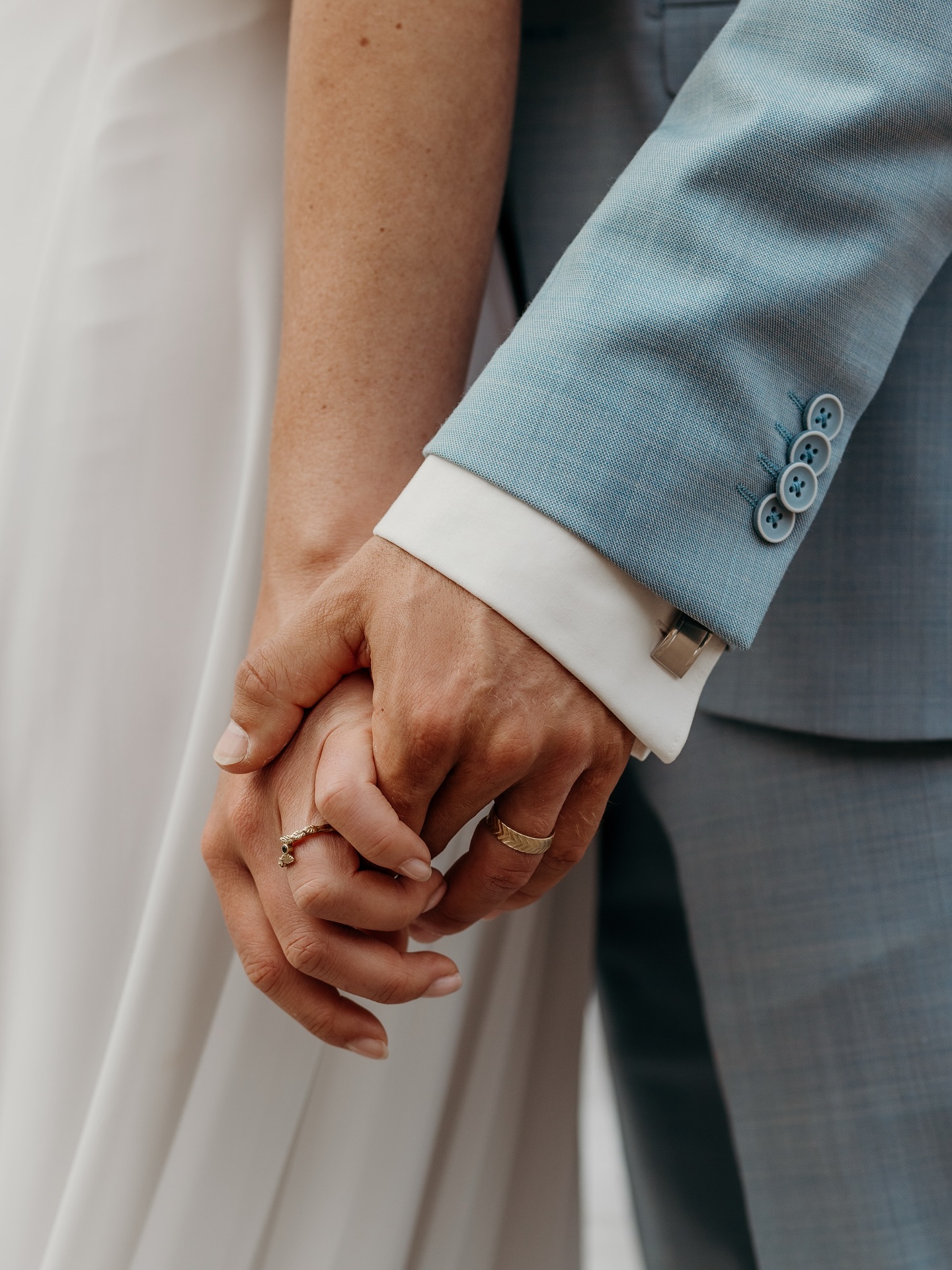 Ik ben weer lekker thuis na een geweldig weekend op Ameland! Drie dagen gewerkt op het Ameland beach rugby festival met een super leuke groep. Zaterdag zelfs nog even de zee in geweest! ๐๐ชผ(Wel erg koud en kwallen)
Deze week staat in het teken van voorbereiden, want vrijdag en zaterdag mag ik weer knallen op bruiloften. Het weer ziet er veelbelovend uit, dus ik heb er weer zin in! ๐คฉ