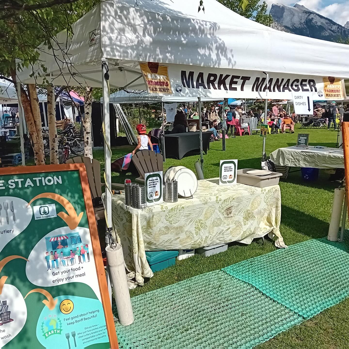 The Banff Farmers’ Market reusables program has been running for three years and has diverted hundreds of takeaway containers from the landfill. Thank you all the vendors and customers who use our system every week! This is making a difference and we’re proud of it!
.
.
.
#banfftown #towardzerowaste #albertafarmersmarket #banfflocals #bowvalleylocals #banffnationalpark #banfffarmersmarket