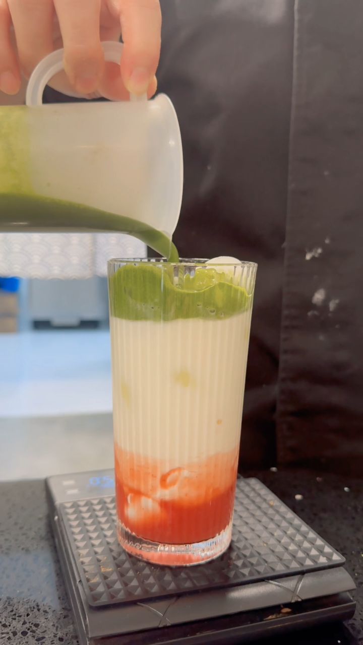 Hopping on the trend - Strawberry Matcha is now here! Come by and try it! 🍓🍵