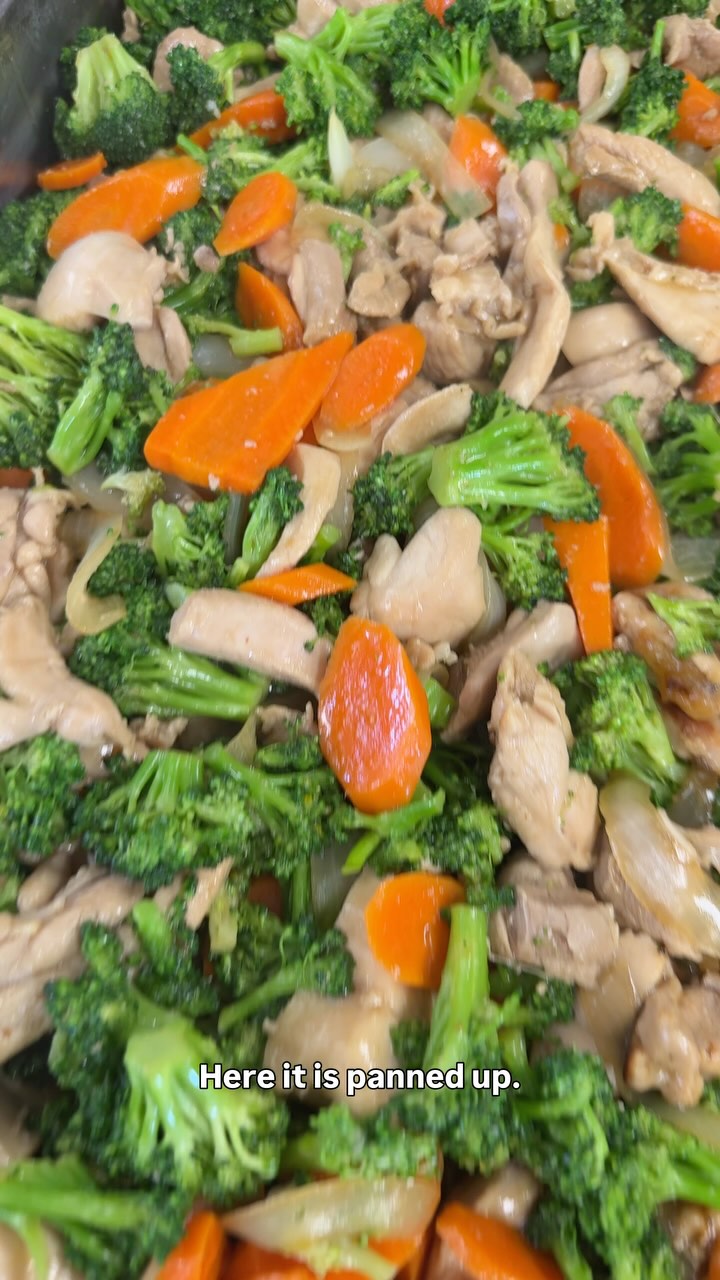 Asian cuisine is my all time FAVORITE. So whenever we get a chance to cook it, I’m very happy😊
For this AAPI celebration we offered:
•Garlic Chicken w/Broccoli
•Egg Fried Rice
•Pad Thai (made by my lovely wife)
•Chicken Potstickers
The menu was a hit and everything went off without a hitch!
When you want delicious food AND an overall beautiful experience Gwen Marlowe Catering is the only choice - www.gwenmarlowe.com
What’s your favorite popular Asian cuisine? Let us know in the poll