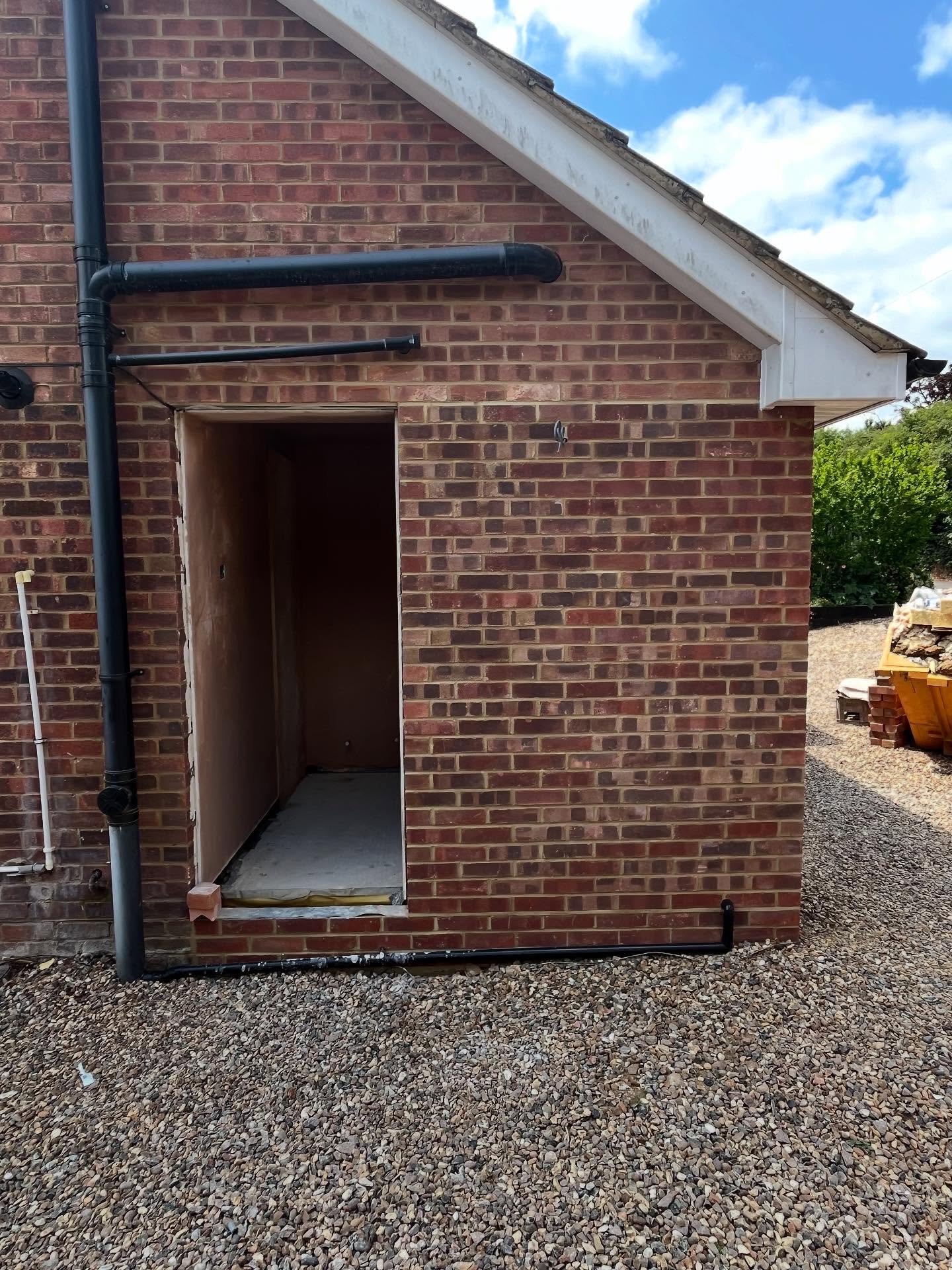 Extension progressing well now all brickwork completed thanks to @_lunaconstruction plastering completed along with 1 fix electrics and plumbing new sun tube installed above stair well. Waiting for windows and doors then final touches and on to the next. #alderson #building #brickwork #brickie #bricklayer #plastering #plaster #electrics #plumbing #suntunnel #extensions