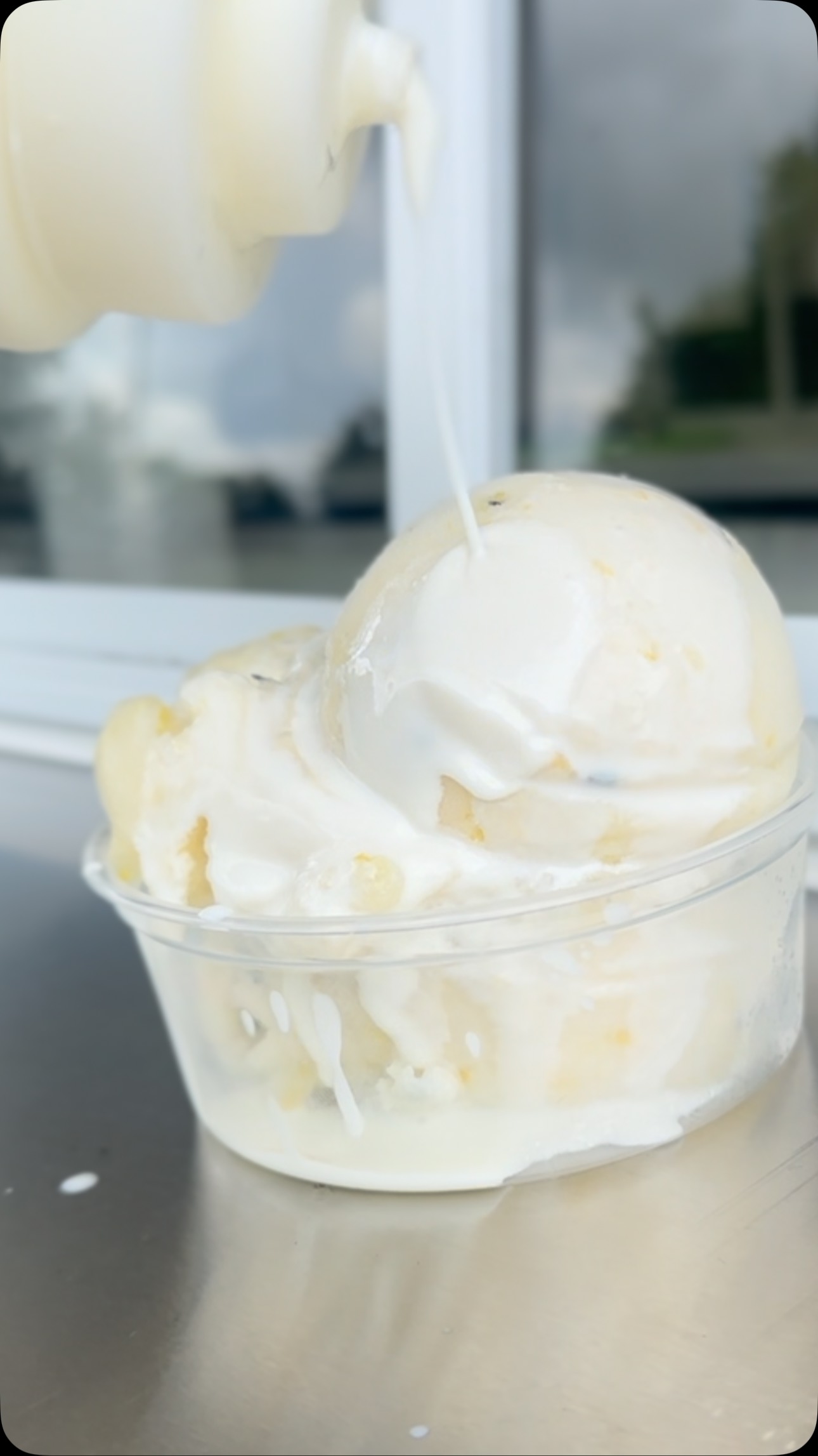 A Lemon DREAM ππ¨π€
New and improved Loopy Lemon Thyme + our crowd favorite Sweet Cream
#twistedice #fairhope #baldwincounty #sweettreats #frozenfun #healthy #familyvibes #gulfcoast #dessert #alabama #loopylemon #sweetcream #handcrafted #local