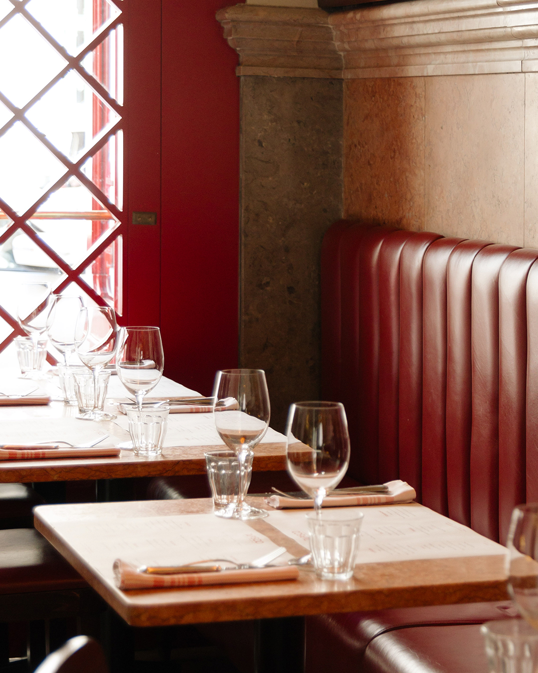 Na movimentada Rua D. Pedro V, no Príncipe Real, encontra o Tapisco! Um espaço descontraído e acolhedor, onde os sabores cruzam fronteiras entre Portugal e Espanha. Uma experiência única, sempre a repetir.
--
On the busy Rua D. Pedro V, in Príncipe Real, you'll find Tapisco! A relaxed and welcoming place where flavors cross borders between Portugal and Spain. A unique experience, always worth repeating.