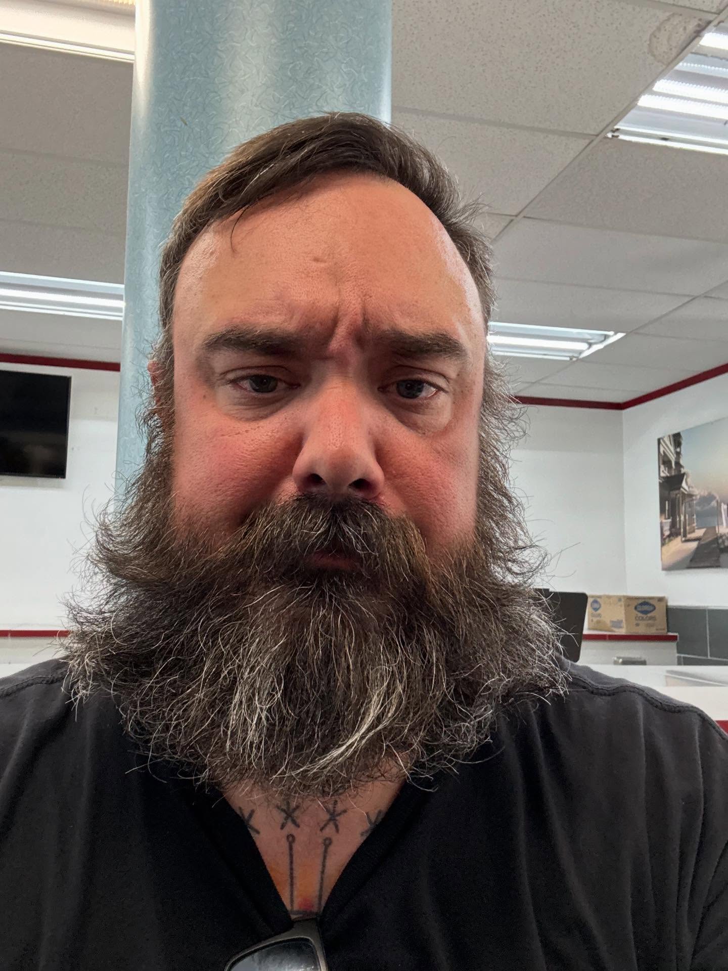 Huge shoutout to barber Olivia for giving world famous chef Hank Olson from @foodfixbutcherandbaker an incredible makeover! 🎉✂️ What a transformation!