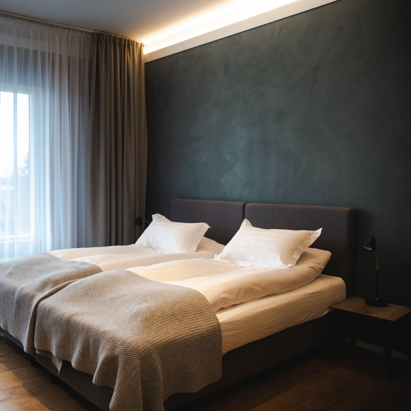 ✨A soft bed, warm lighting, and the quiet of West Iceland. Sometimes all you need is a little stillness.
#CosyNights#IcelandGetaway#HotelBliss#hotelvesturland#westoficeland#borgarnes#visiticeland#iceland