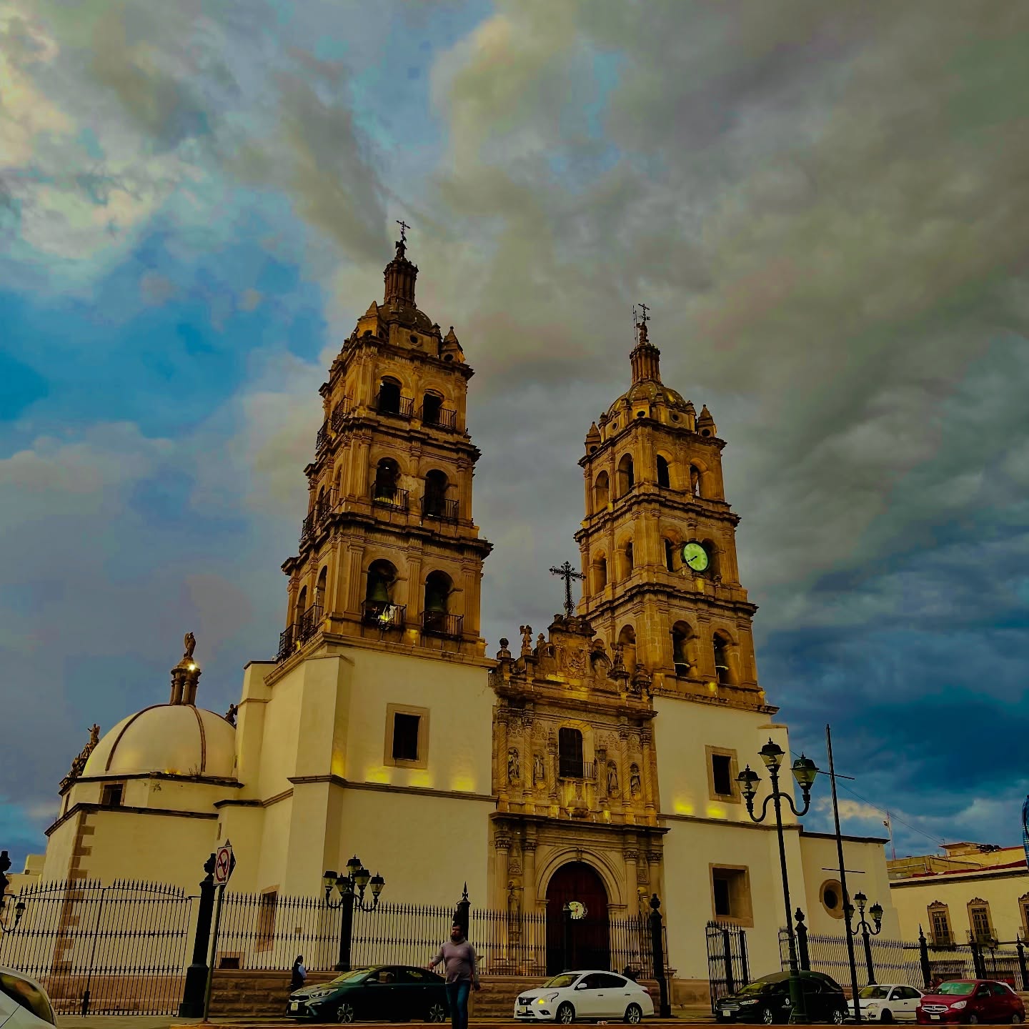 We always tell people—Pennsylvania and Durango are more alike than you’d expect, from the Mennonite communities in Durango, to the Amish in Pennsylvania.
Walking through Durango always reminds us of home—Scranton in a different language.
Both are full of history, surrounded by mountains, shaped by mining, railroad, art and a strong community. 🇲🇽❤️🇺🇸
And this is just a small part of Durango but even in just a few blocks, you feel the spirit of a place that’s lived through generations.
#Durango #Scranton #HistoricVibes #MiningTowns #RailroadRoots #BuiltWithHeart
@durango.travel @thecityofscranton